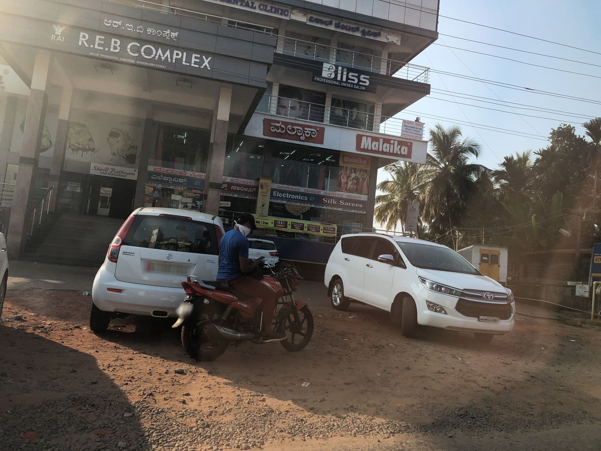 Street view near OYO 7039 Heramba Comforts, Ullal — © livableurbanism (CC BY-SA · Mapillary)