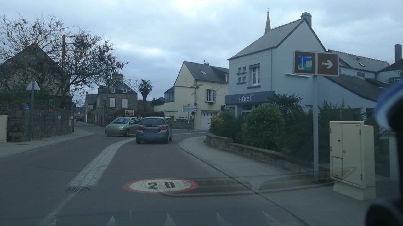 Street view near Au Moyne de Saire, Réville — © lga (CC BY-SA · Mapillary)