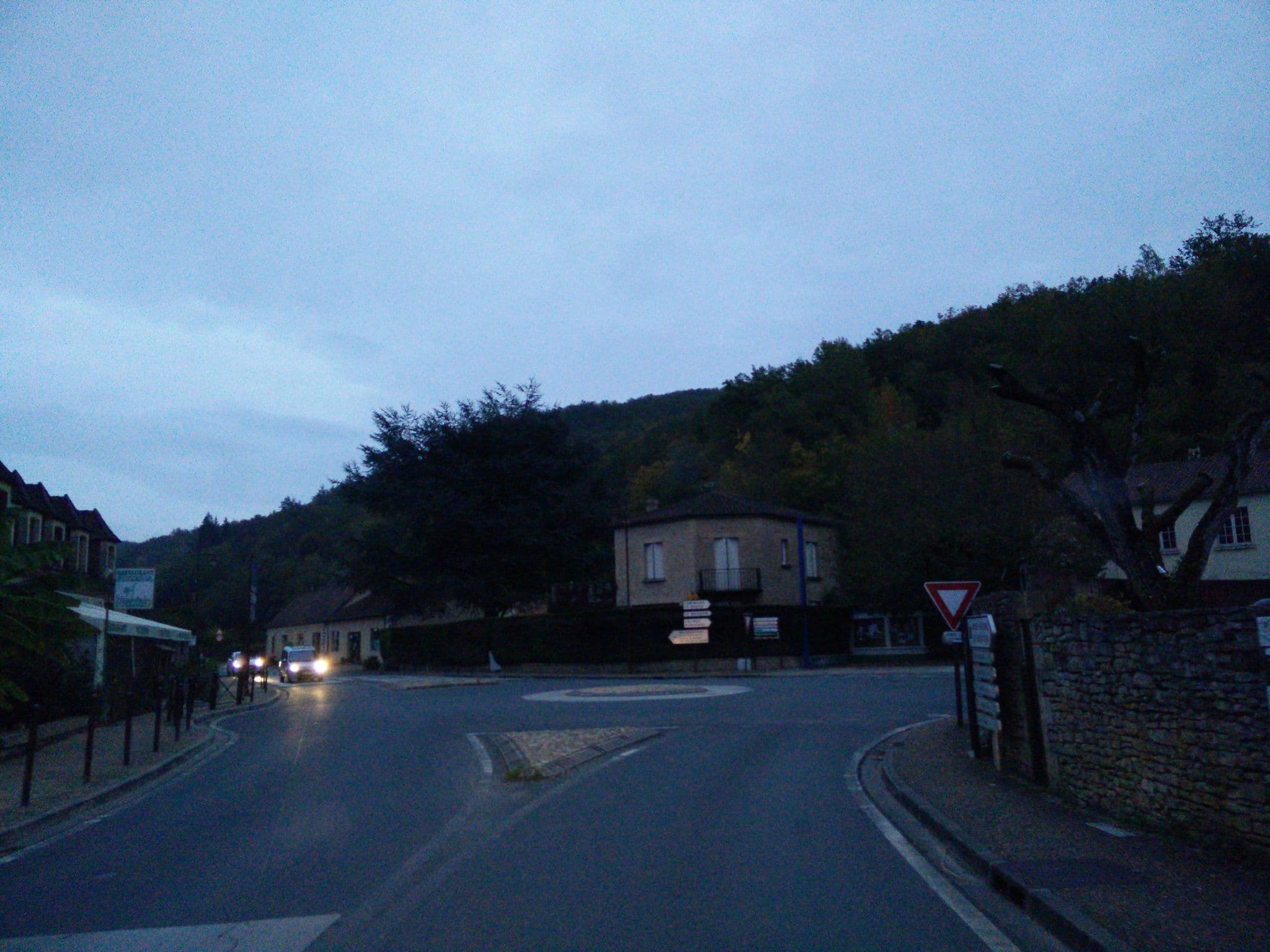 Street view near Le Centenaire, Le Bugue — © volucris (CC BY-SA · Mapillary)