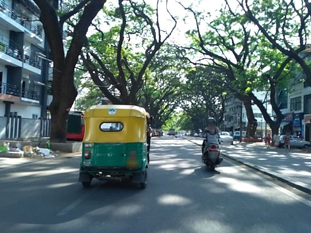 Street view near Jolada Roti Utta, Bengaluru — © chethan (CC BY-SA · Mapillary)