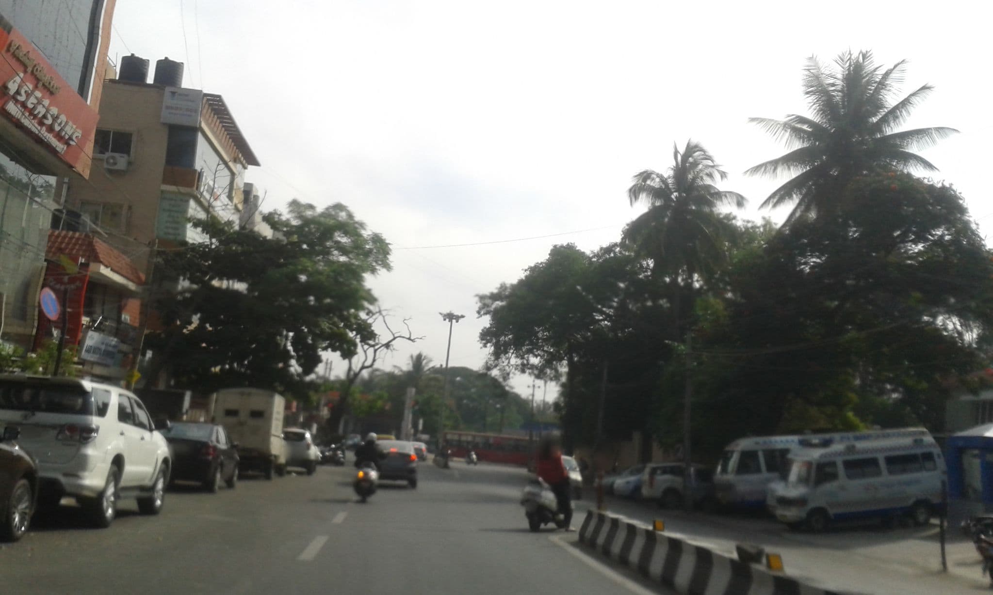 Street view near Pleasant Moments ( Indira Nagar), Bengaluru — © yogi (CC BY-SA · Mapillary)