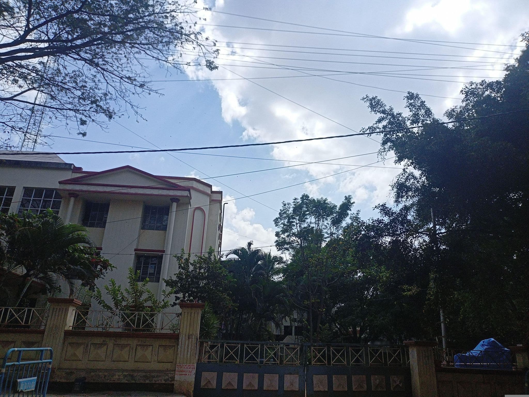 Street view near La Foliage, Bengaluru — © shanmugam (CC BY-SA · Mapillary)