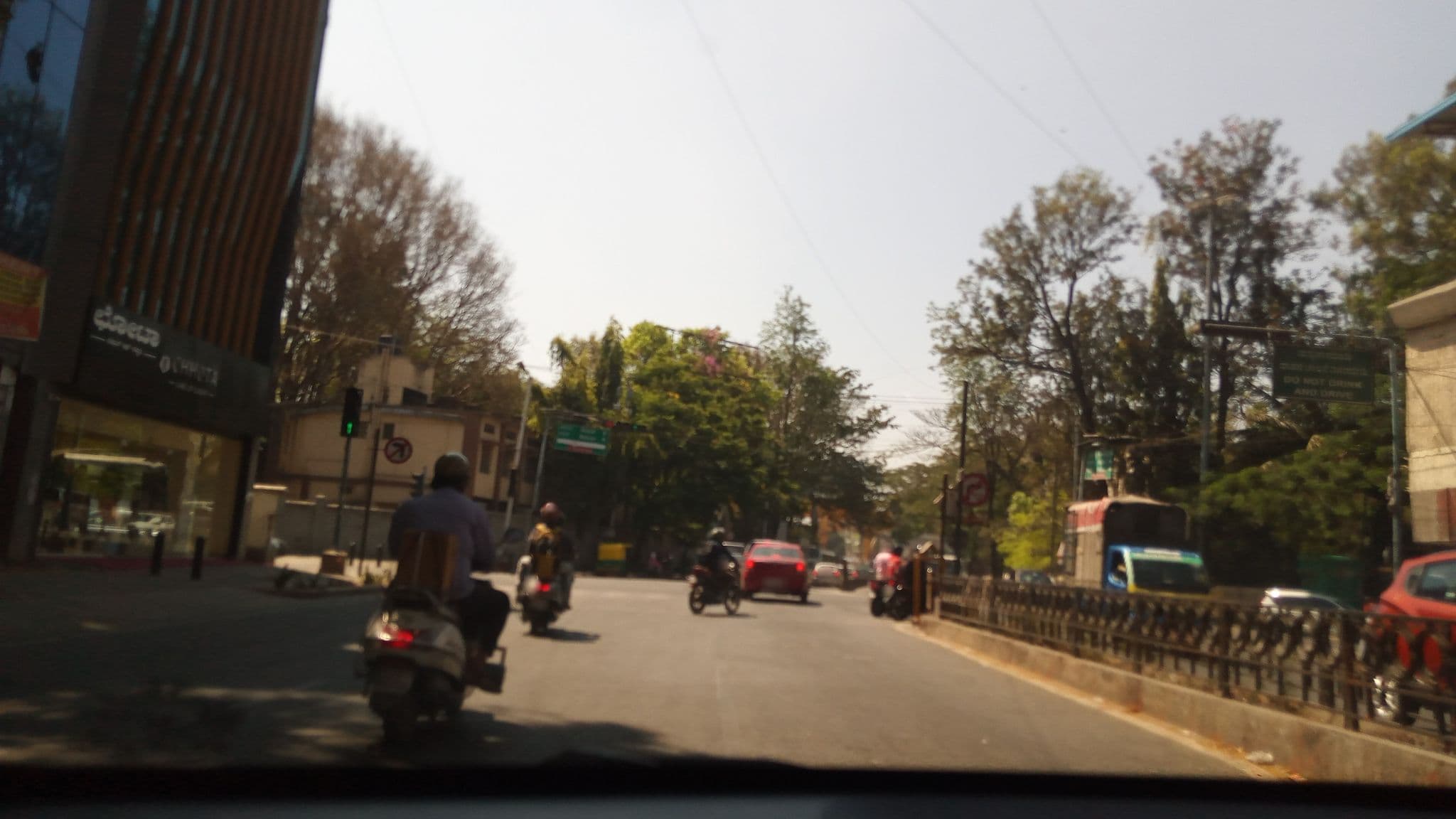 Street view near greenland hotel brigade, Bengaluru — © pradeepbv (CC BY-SA · Mapillary)