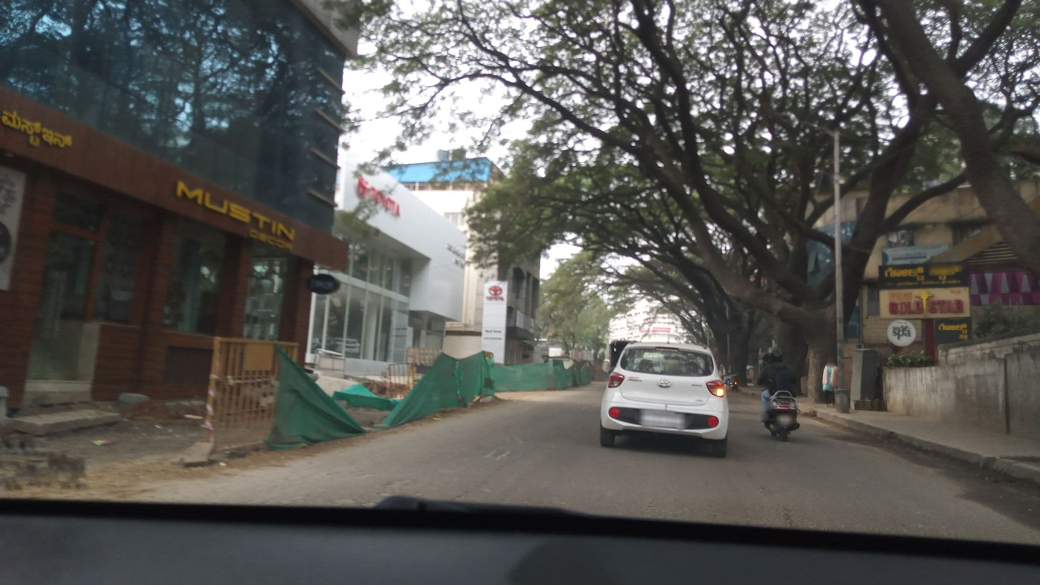 Street view near Jesma Hostel, Bengaluru — © pradeepbv (CC BY-SA · Mapillary)