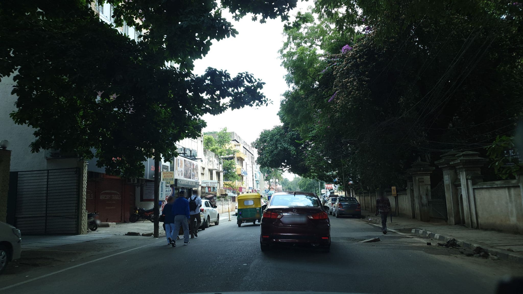 Street view near Khoday Hotel, Bengaluru — © jayp (CC BY-SA · Mapillary)