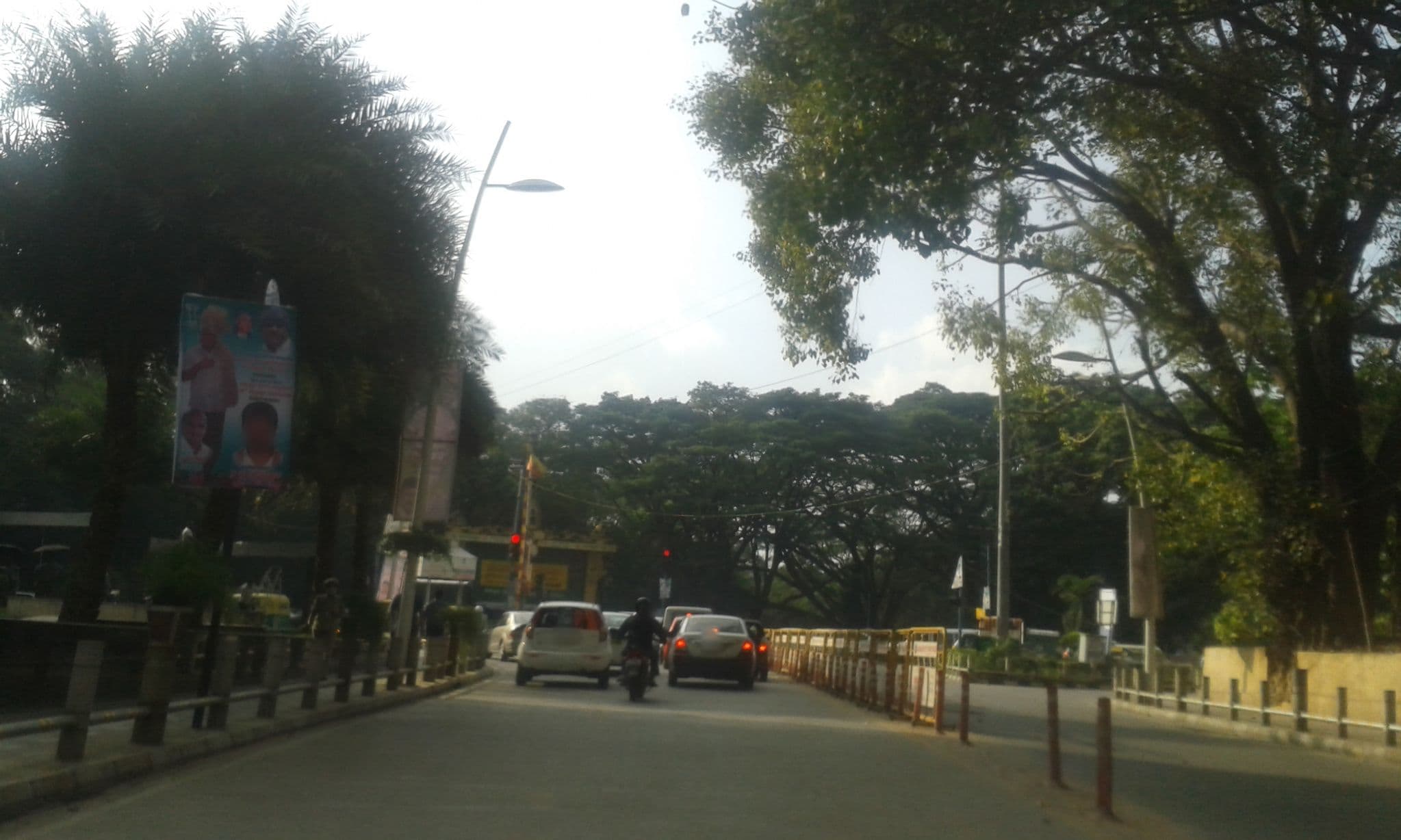 Street view near Eshwari Deluxe Hotel, Bengaluru — © yogi (CC BY-SA · Mapillary)