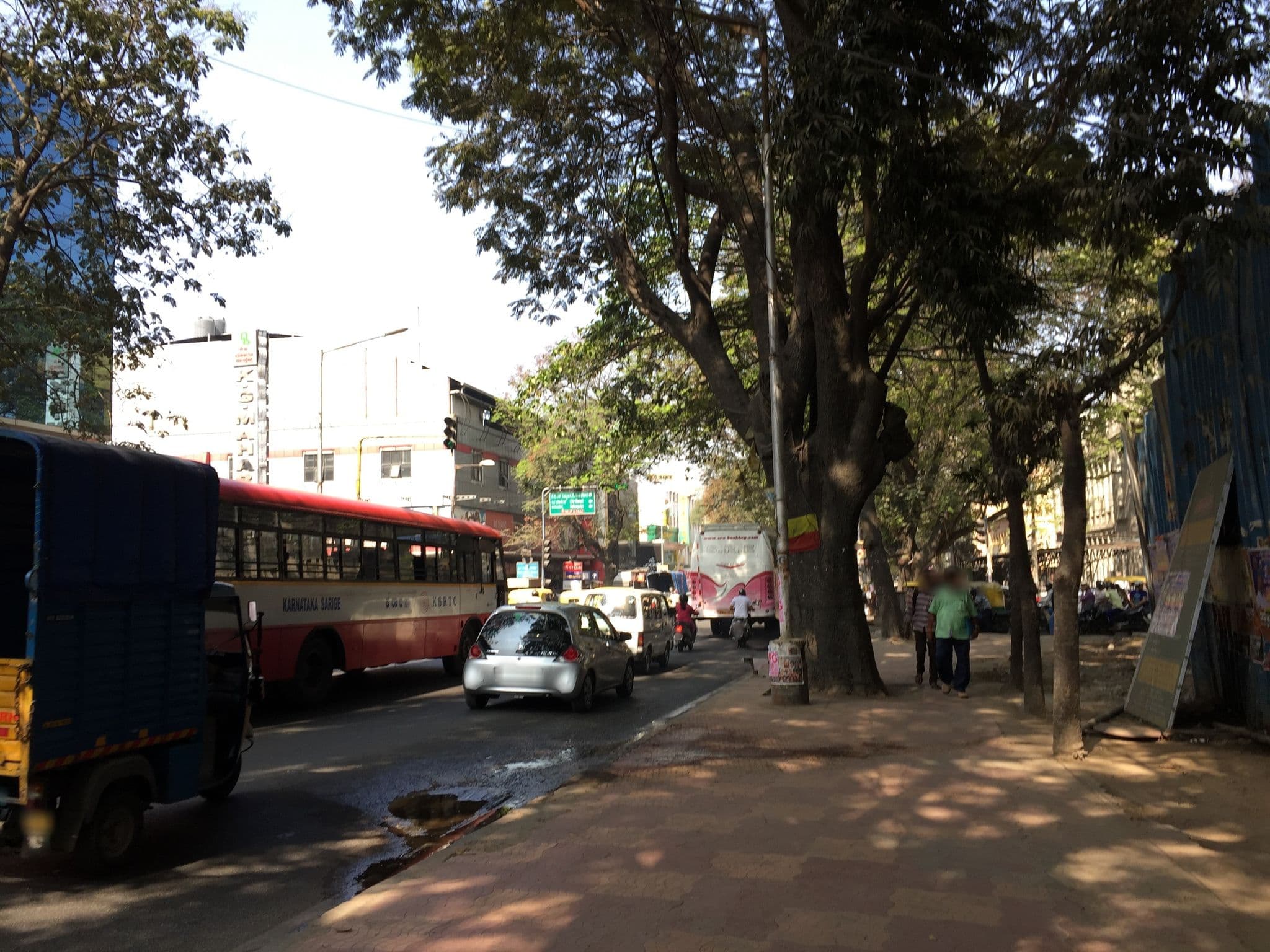 Street view near Hotel Broadway, Bengaluru — © richlv (CC BY-SA · Mapillary)