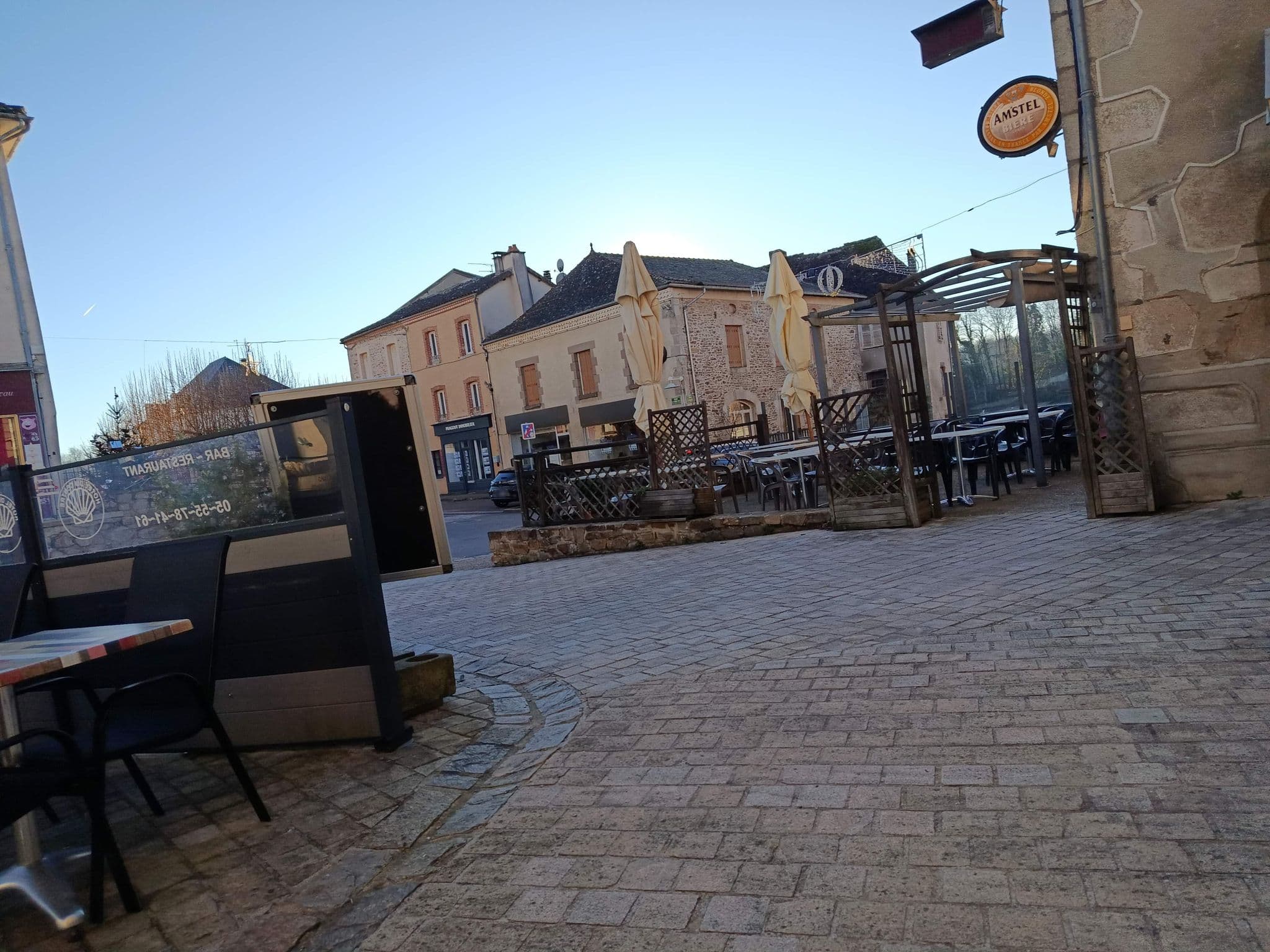 Street view near Hôtel du Centre, Châlus — © kritic (CC BY-SA · Mapillary)