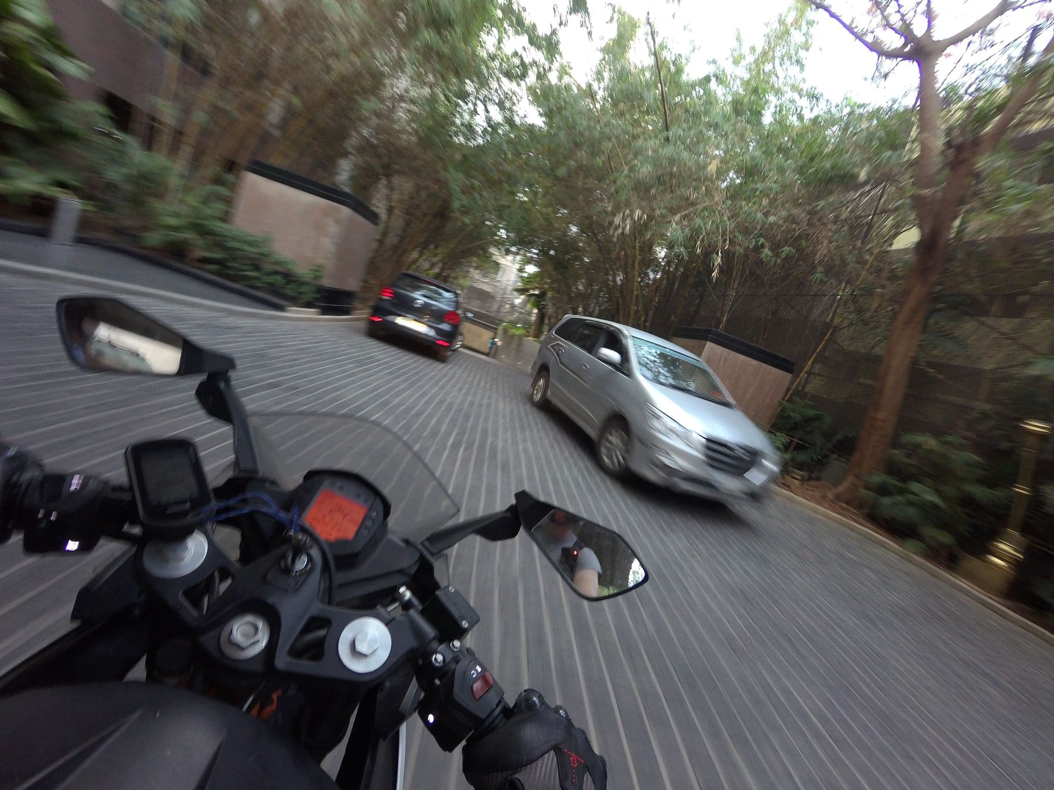 Street view near Ista Hotel, Bengaluru — © richlv (CC BY-SA · Mapillary)