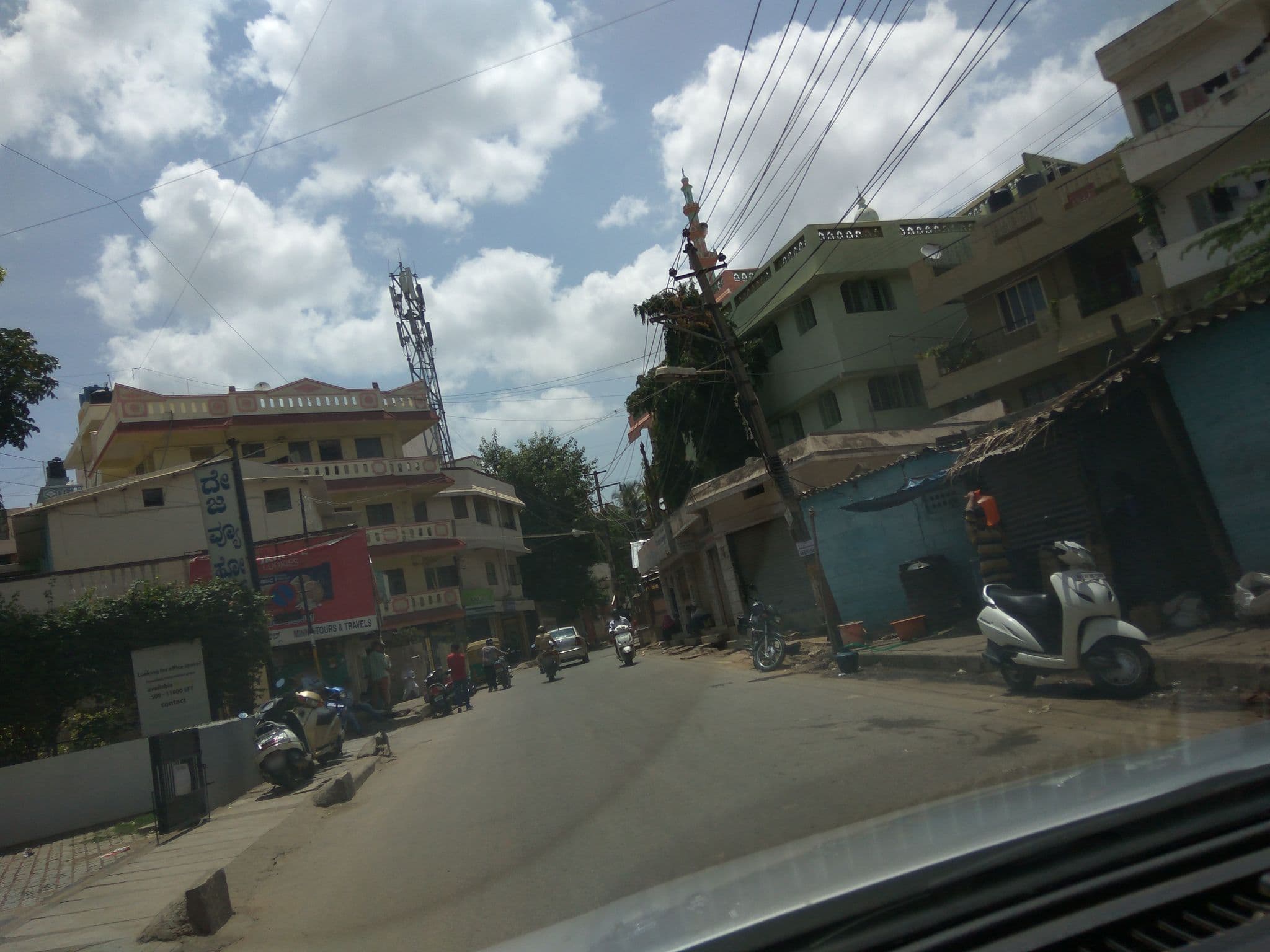 Street view near Comtech Ef Data, Bengaluru — © natarajakaveeti (CC BY-SA · Mapillary)