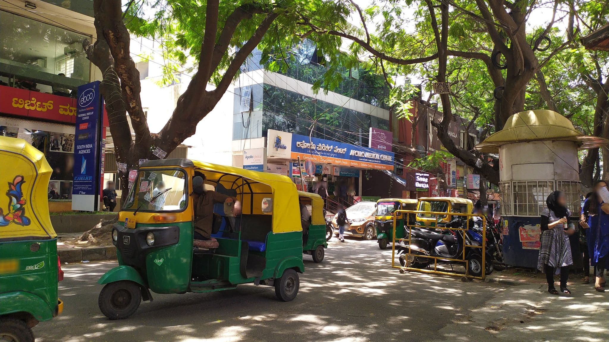 Street view near Treebo Trend Terminus, Bengaluru — © shahin (CC BY-SA · Mapillary)
