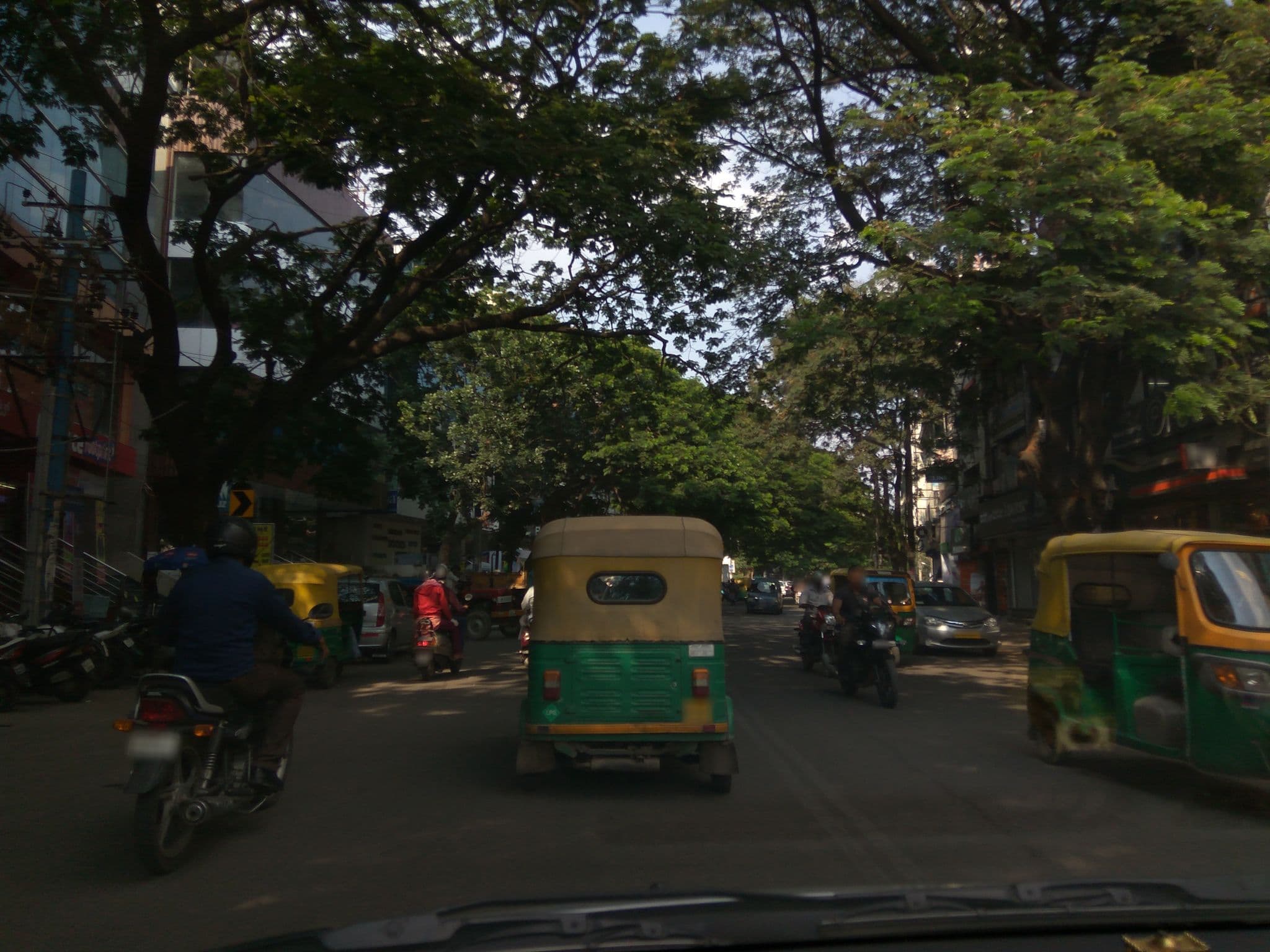 Street view near Hotel Orange Tree, Bengaluru — © natarajakaveeti (CC BY-SA · Mapillary)