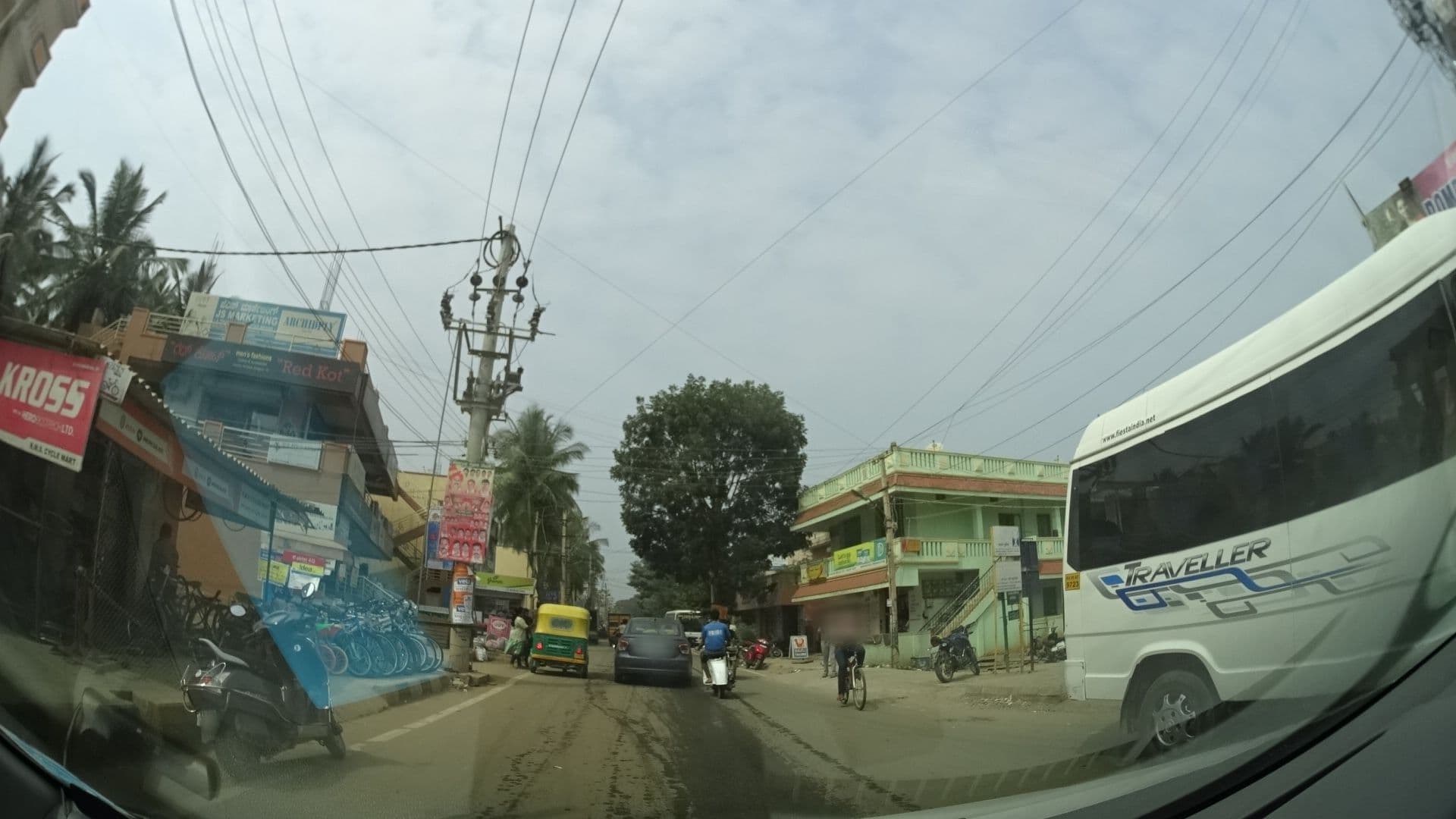 Street view near Kovai Mess, Dommasandra — © ranjithjoy (CC BY-SA · Mapillary)