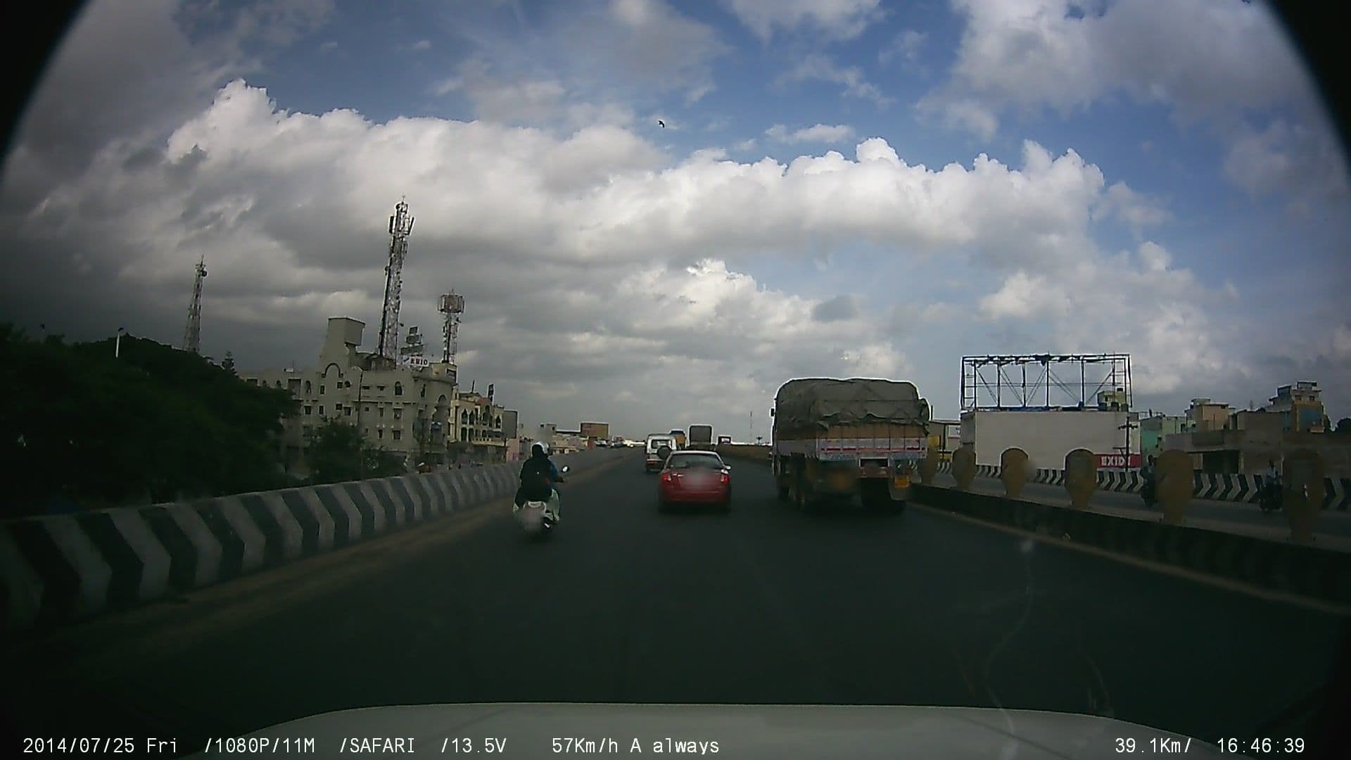 Street view near Hotel SHA International, Hosūr — © johnichan (CC BY-SA · Mapillary)