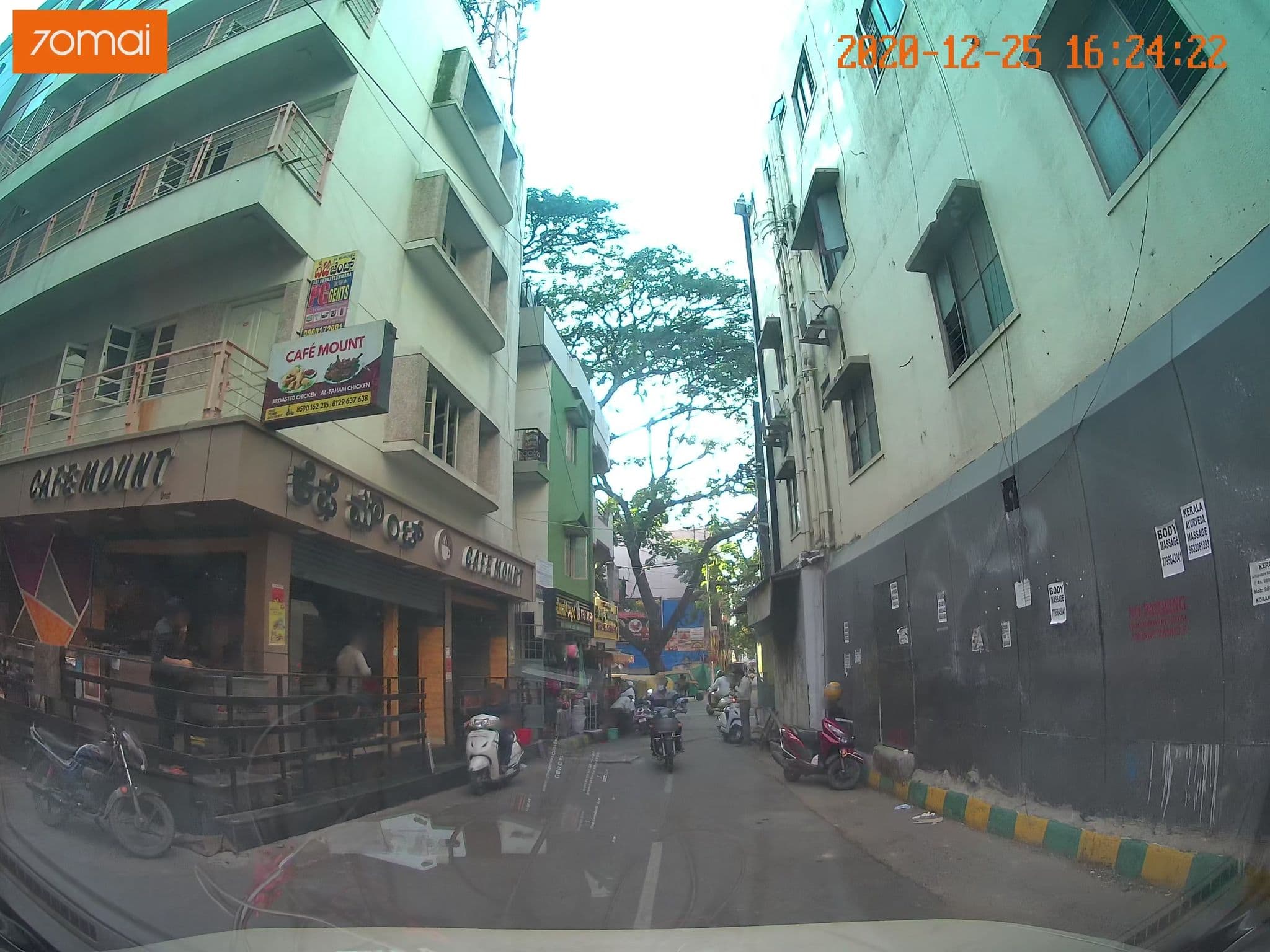 Street view near Park Palace, Bengaluru — © johnichan (CC BY-SA · Mapillary)