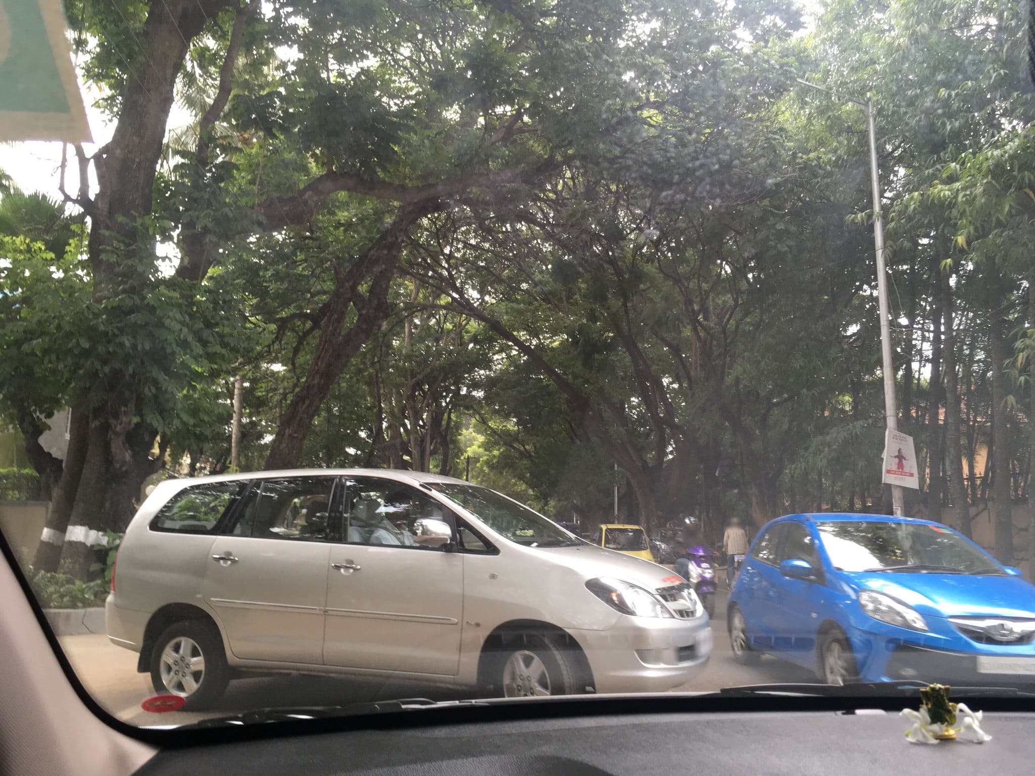 Street view near Solitaire Suites, Bengaluru — © tetisheri (CC BY-SA · Mapillary)