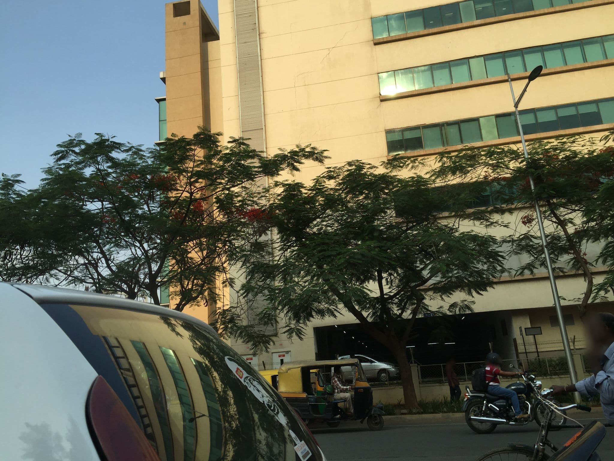 Street view near OYO Flagship 14794 Manyata Tech Park, Yelahanka — © richlv (CC BY-SA · Mapillary)