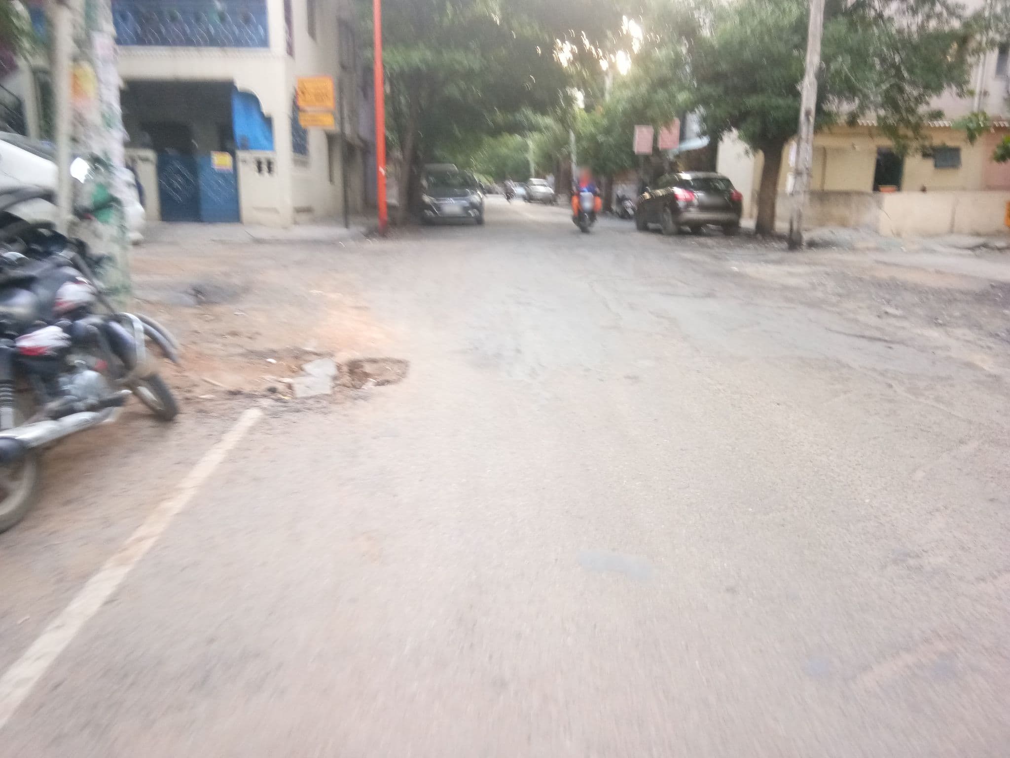 Street view near Eiffel Suits, Bengaluru — © room (CC BY-SA · Mapillary)