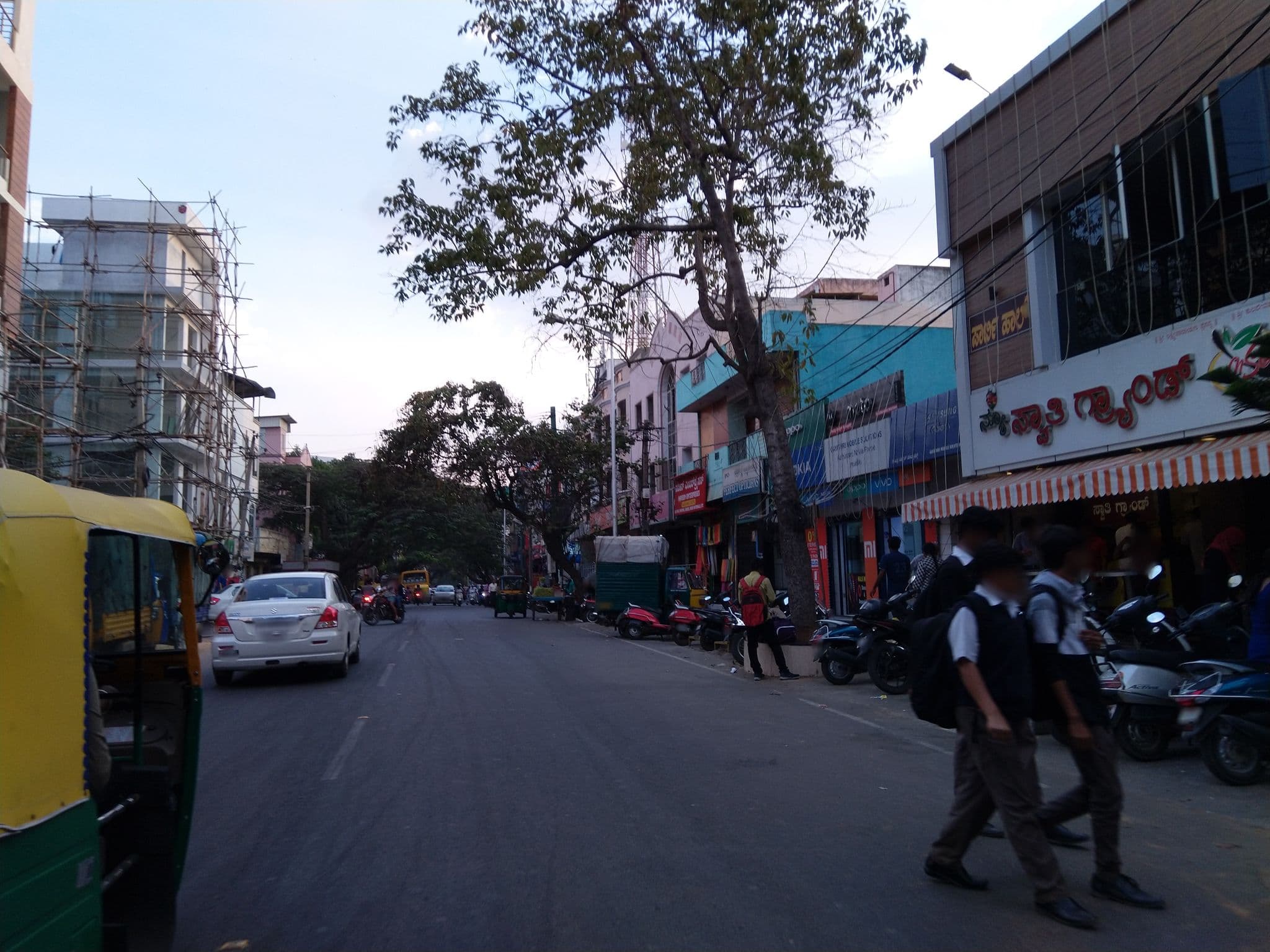 Street view near Akshara Regency AC Deluxe Lodge, Bengaluru — © chethan (CC BY-SA · Mapillary)