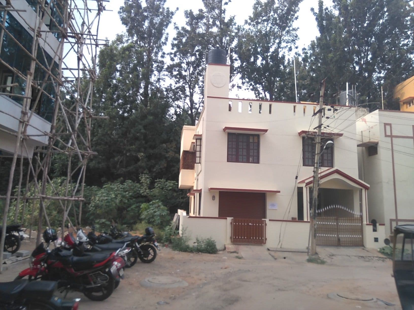 Street view near Vishtara, Yelahanka — © deepak_bicycle (CC BY-SA · Mapillary)