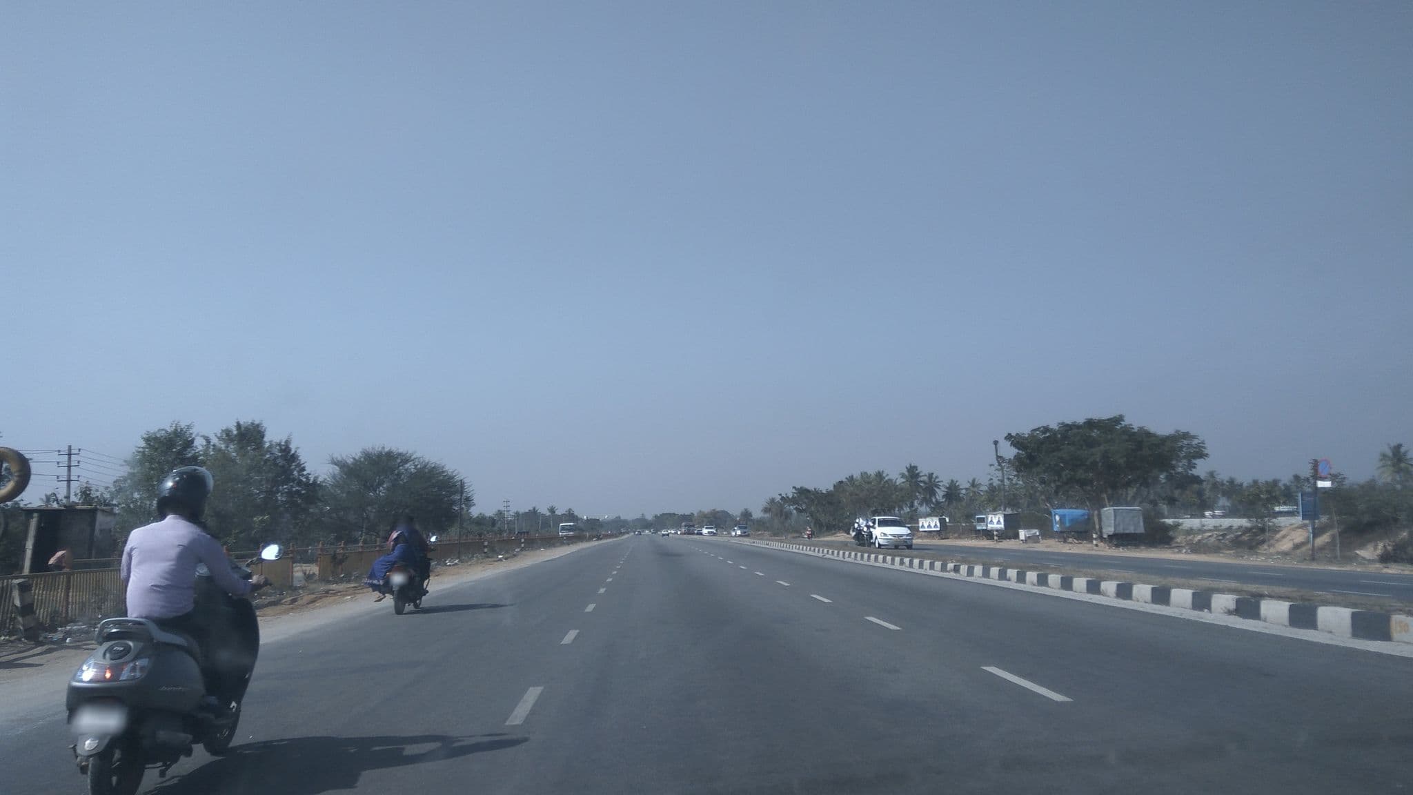 Street view near Hotel Sai Grand, Devanahalli — © natarajakaveeti (CC BY-SA · Mapillary)