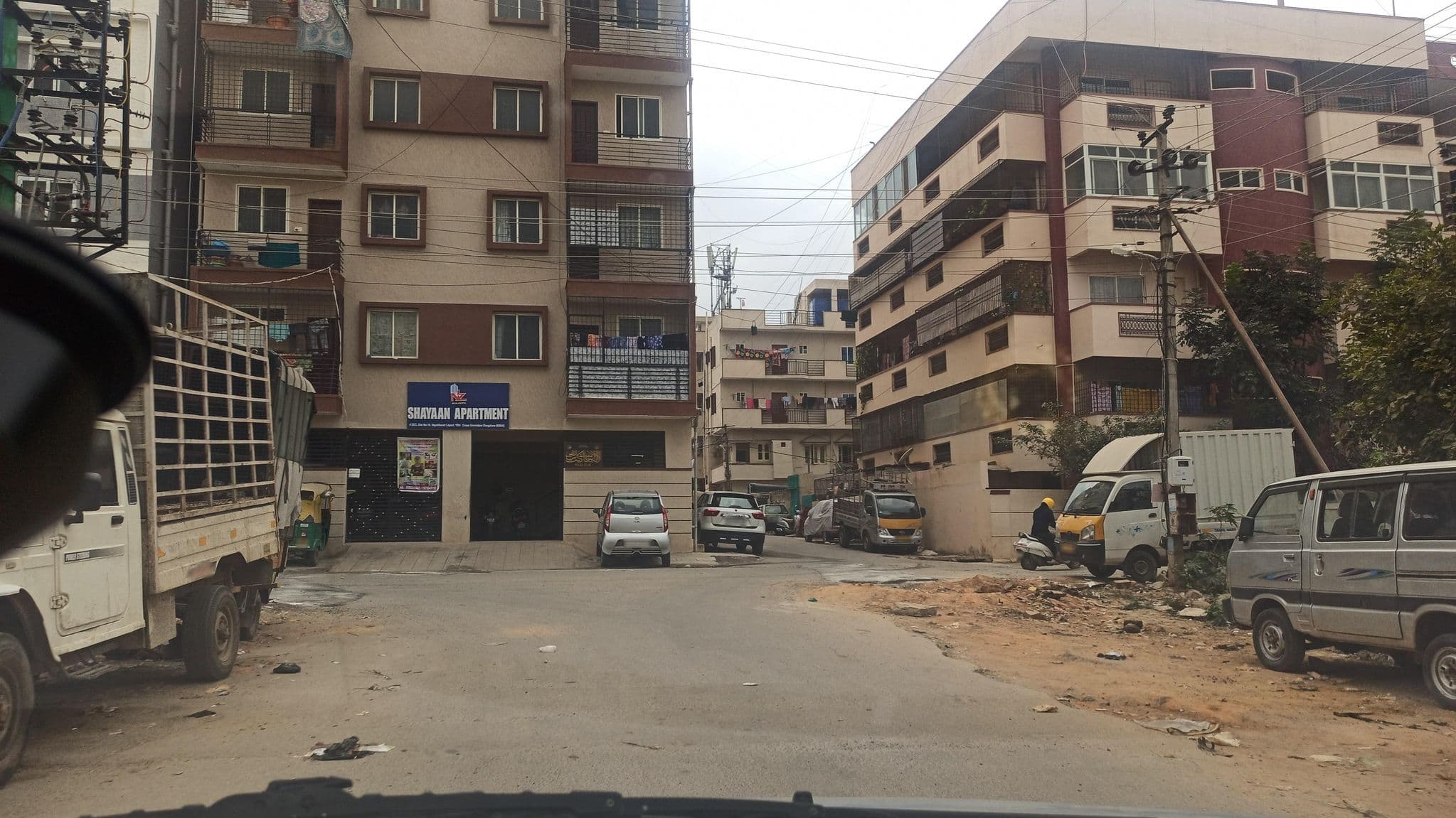 Street view near Mash Manyata Serviced Apartments, Yelahanka — © IBI (CC BY-SA · Mapillary)