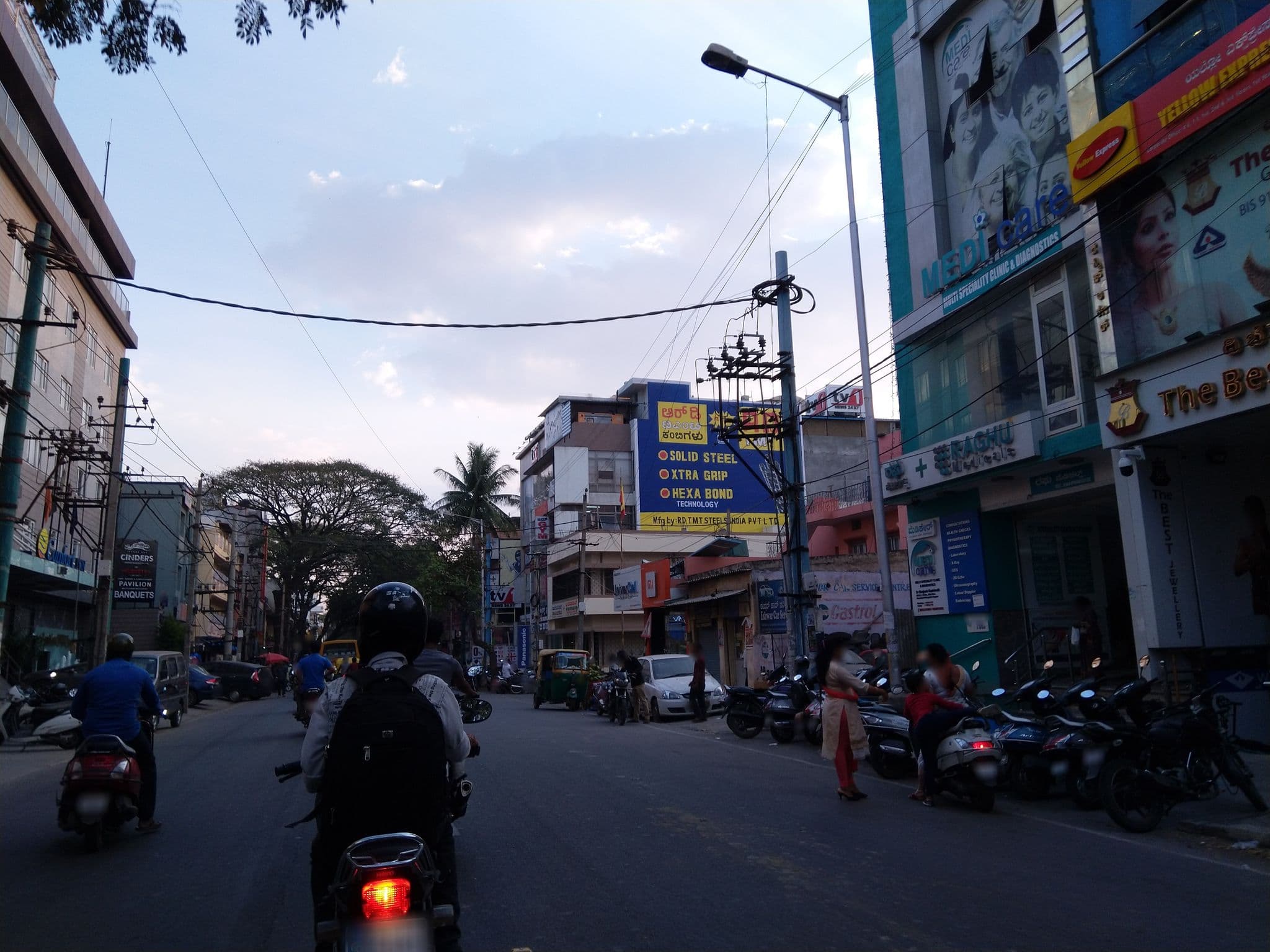 Street view near Hotel Green Trees, Bengaluru — © chethan (CC BY-SA · Mapillary)