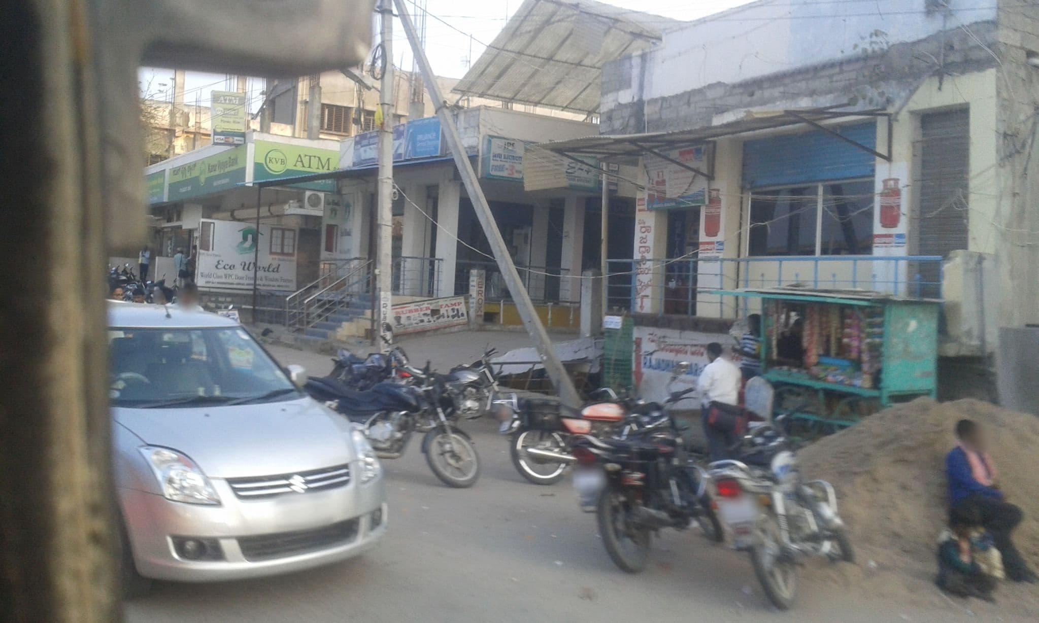 Street view near Nakshatra Hotel, Rāichūr — © yogi (CC BY-SA · Mapillary)