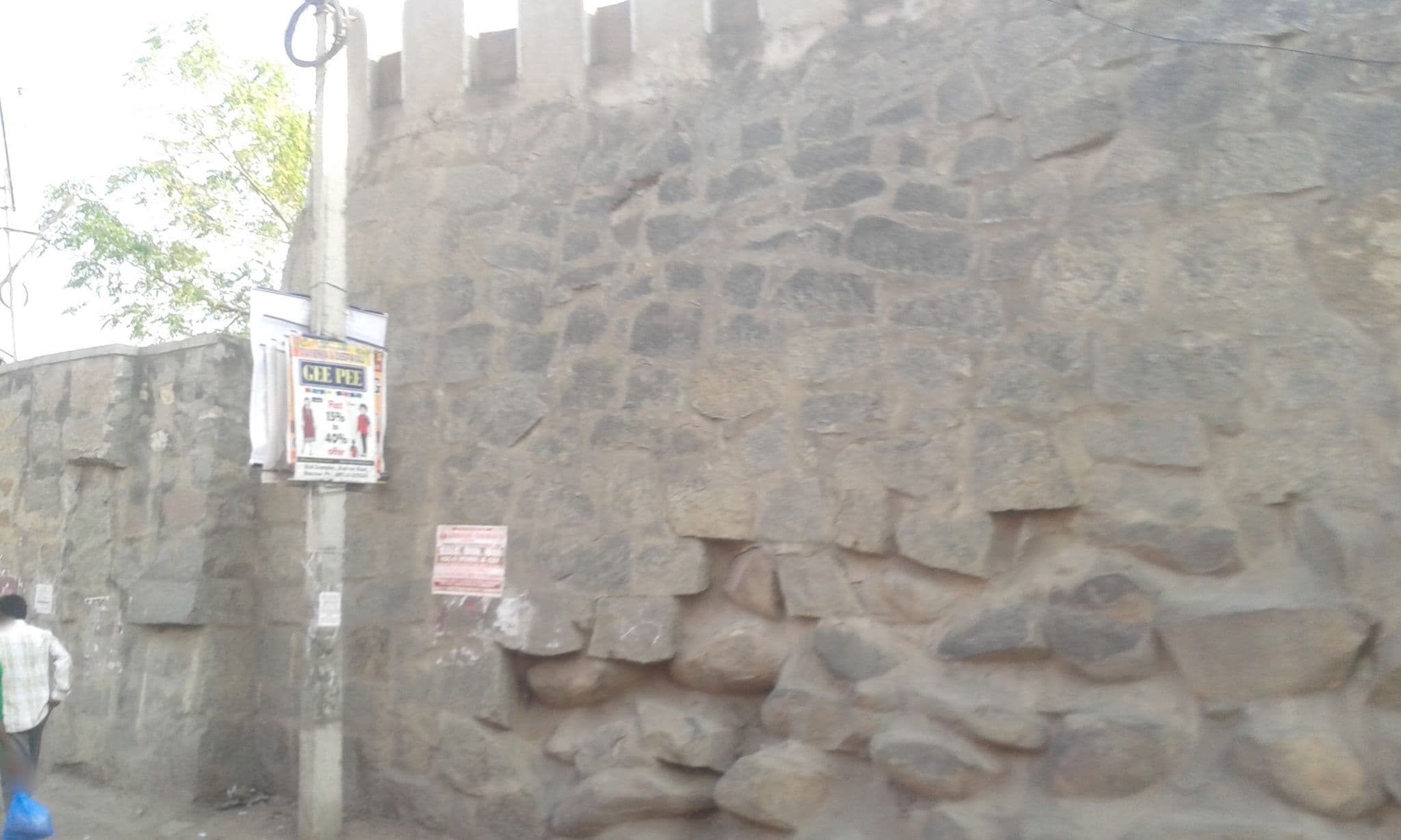 Street view near Prabhu Vihar Hotel, Rāichūr — © yogi (CC BY-SA · Mapillary)