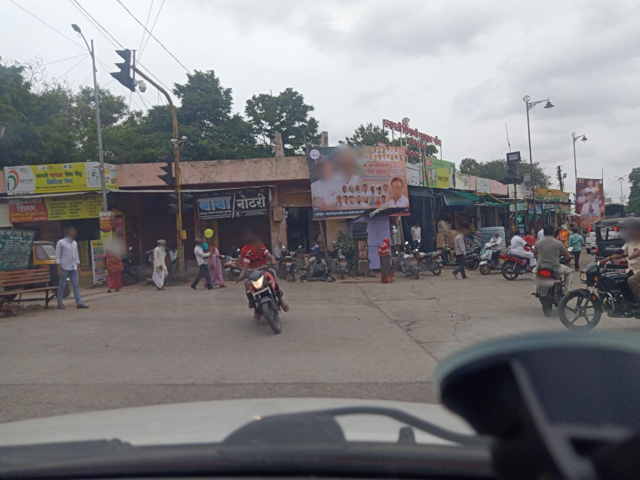 Street view near Hotel Shahi Bhoj, Tuljāpur — © nileshjagtap (CC BY-SA · Mapillary)