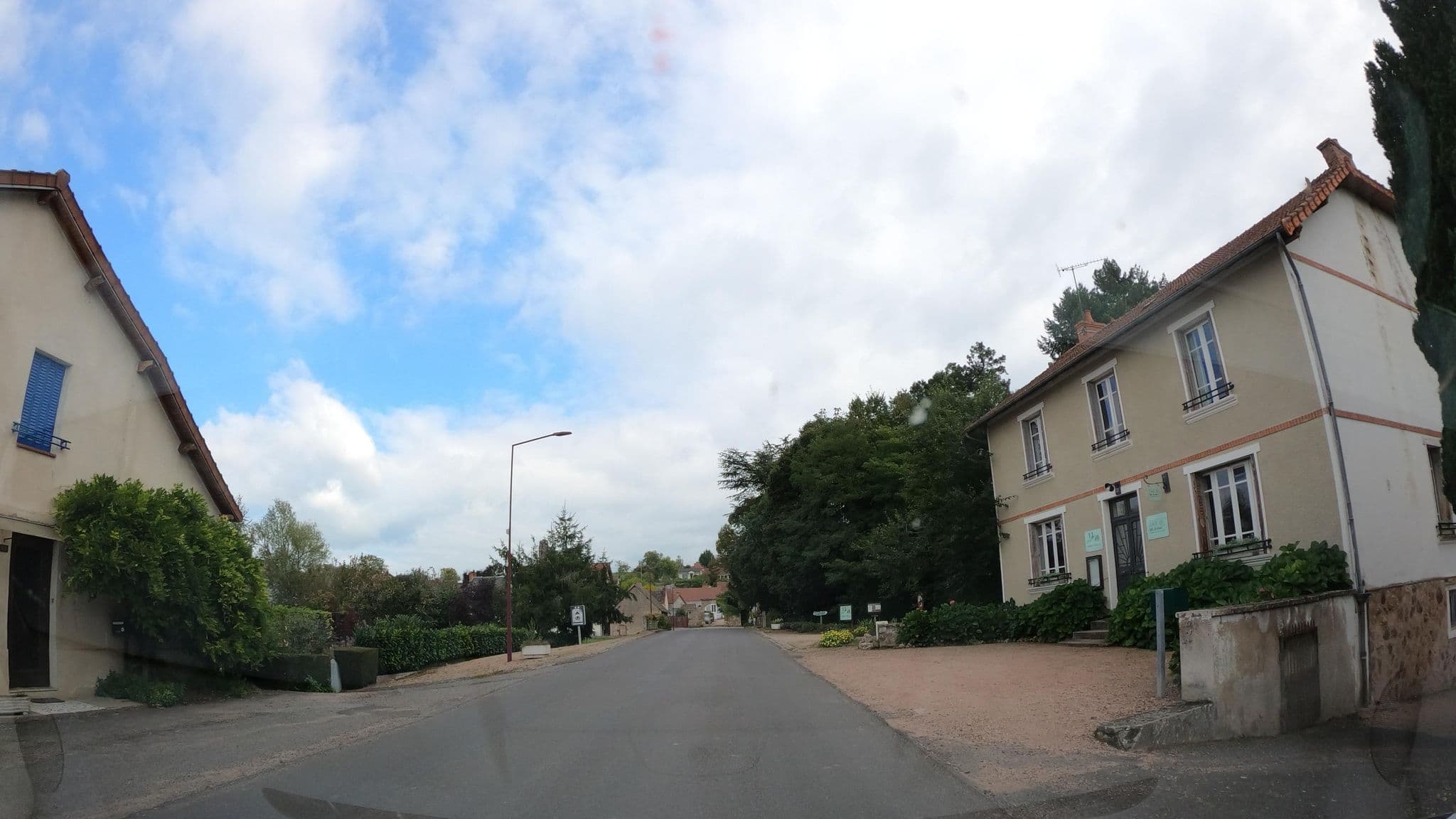 Street view near Villa Hortensia, Lapalisse — © masterofnoroad (CC BY-SA · Mapillary)