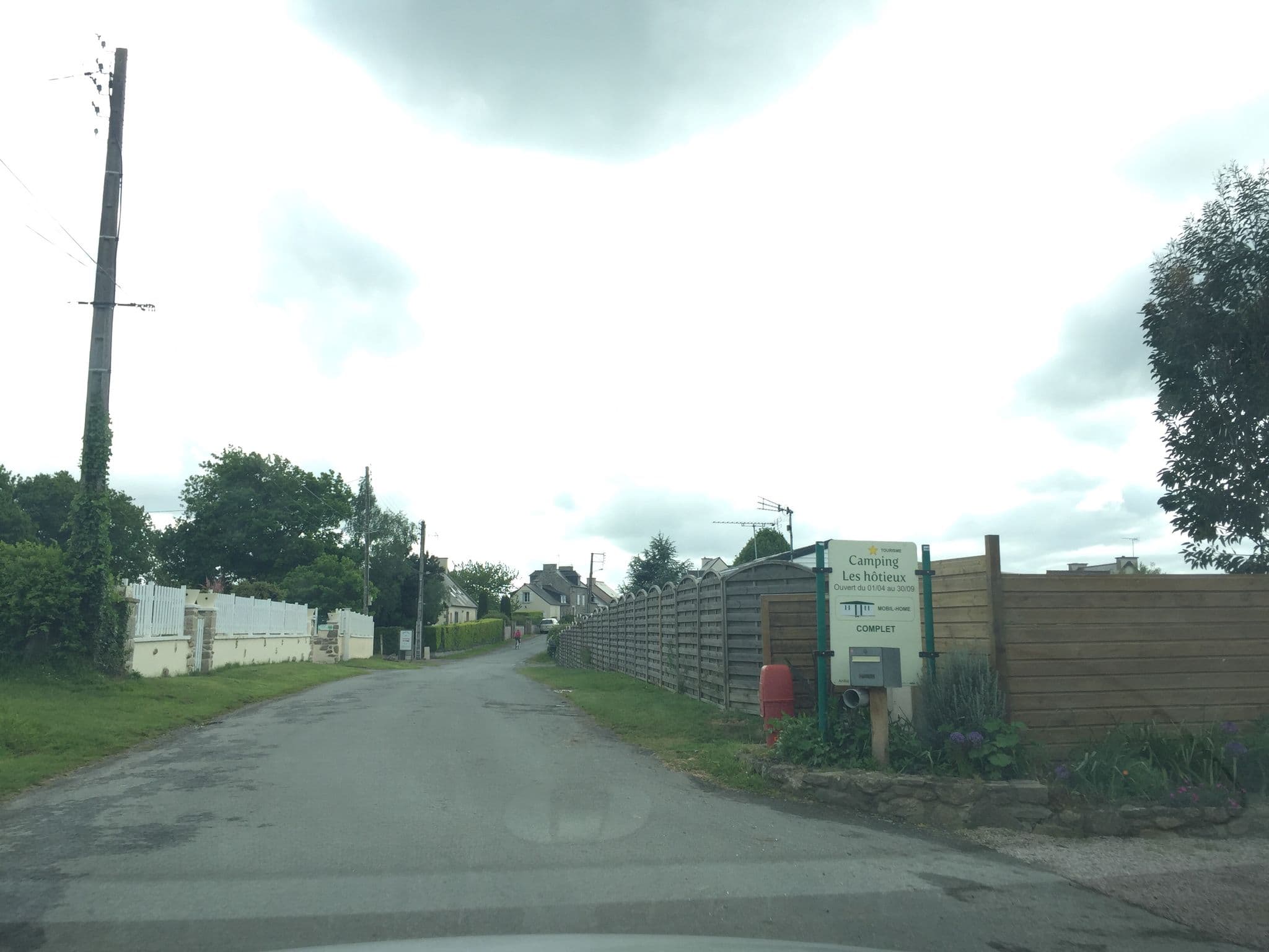 Street view near Camping Les Hotieux, Ploubalay — © pgiraud (CC BY-SA · Mapillary)
