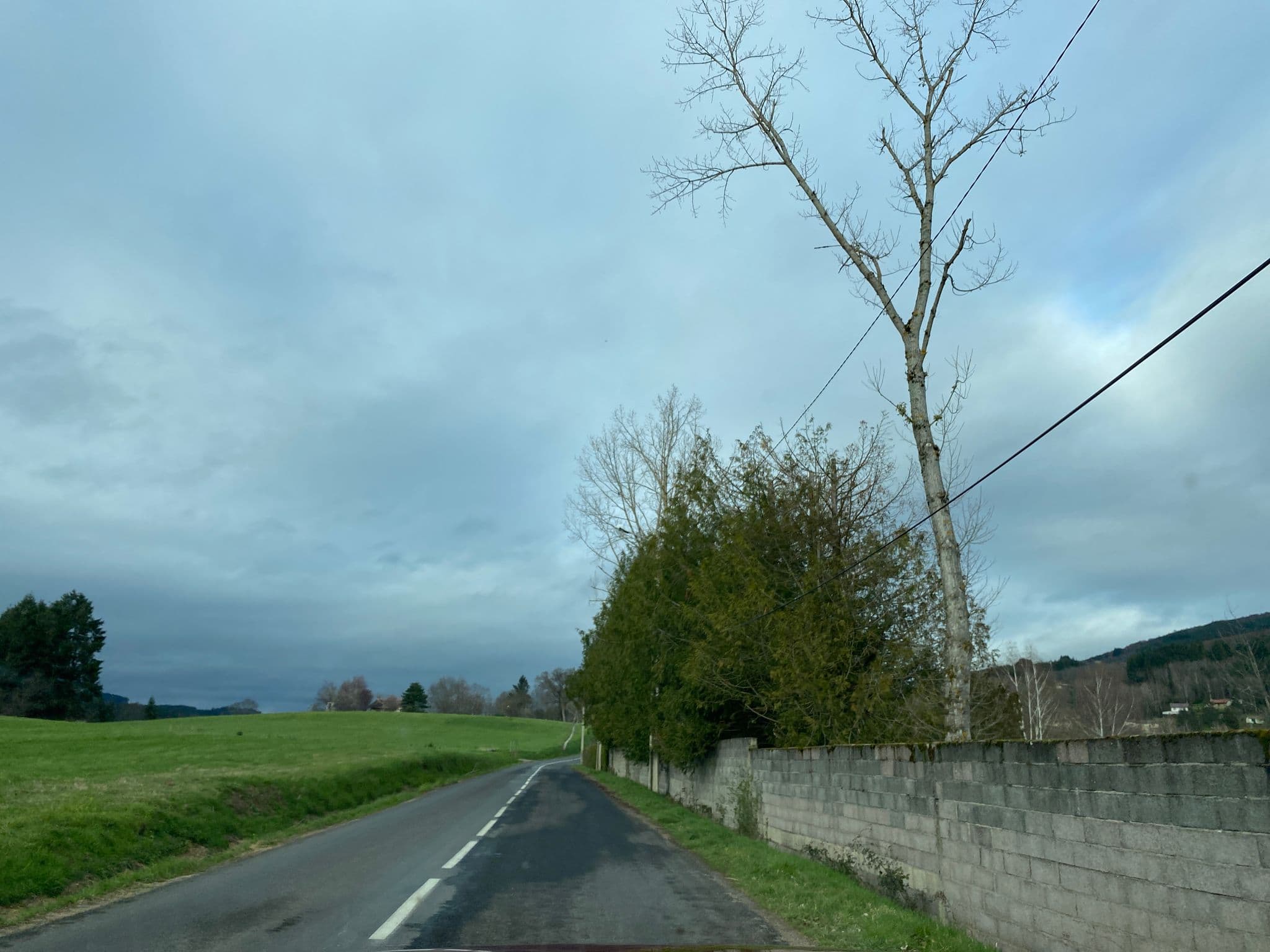 Street view near Le Grün du Chignore, Escoutoux — © fpm (CC BY-SA · Mapillary)