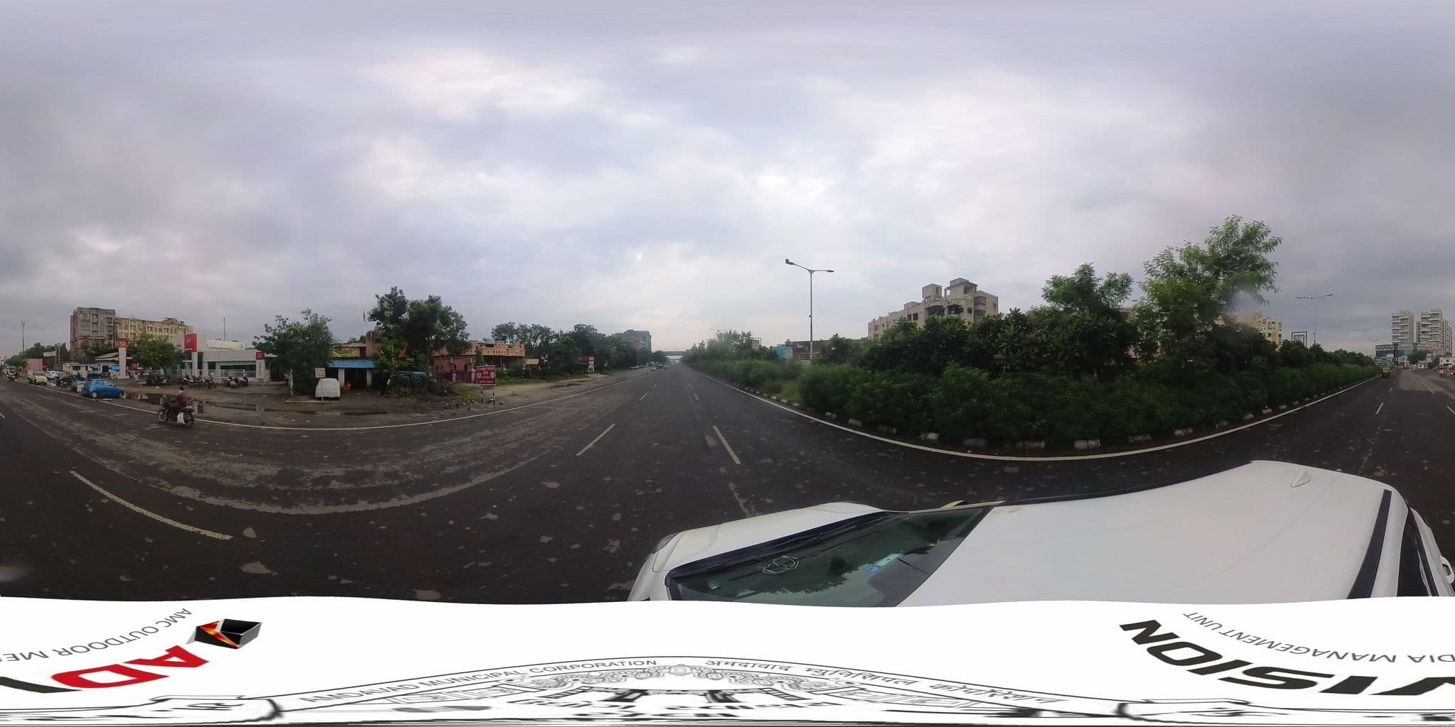 Street view near Le Méridien Ahmedabad, Sarkhej — © skysign (CC BY-SA · Mapillary)