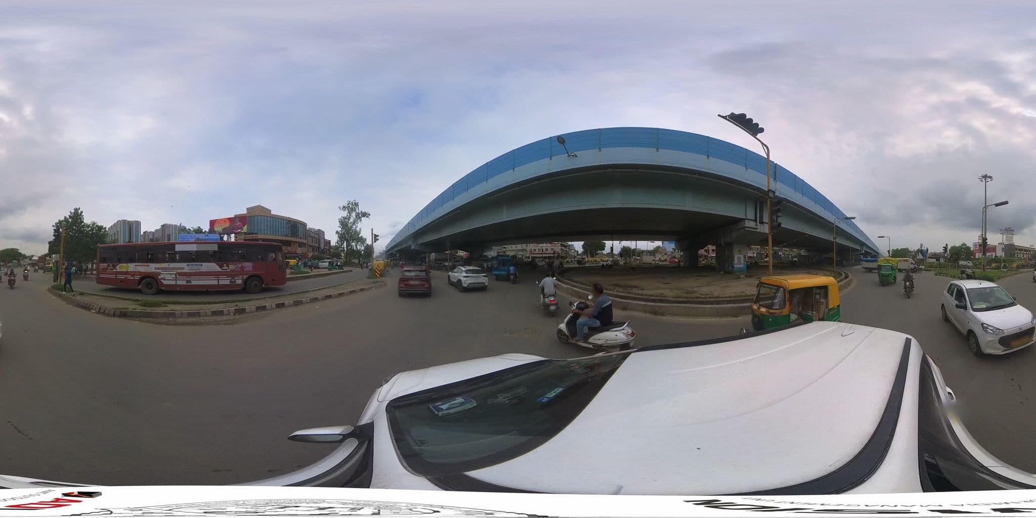 Street view near Sabar Hotel, Sarkhej — © skysign (CC BY-SA · Mapillary)