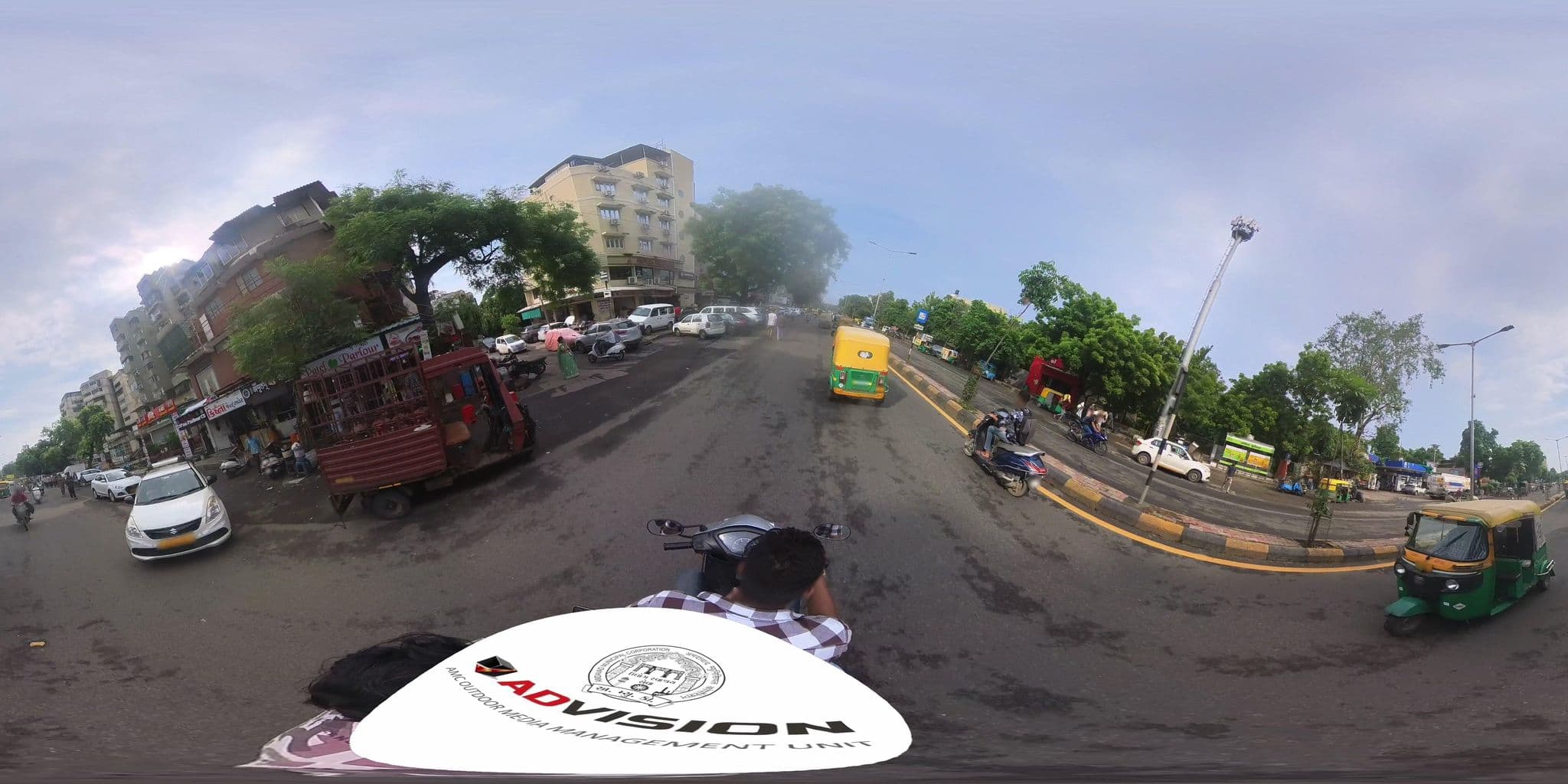 Street view near Hotel Heritage, Ahmedabad — © skysign (CC BY-SA · Mapillary)