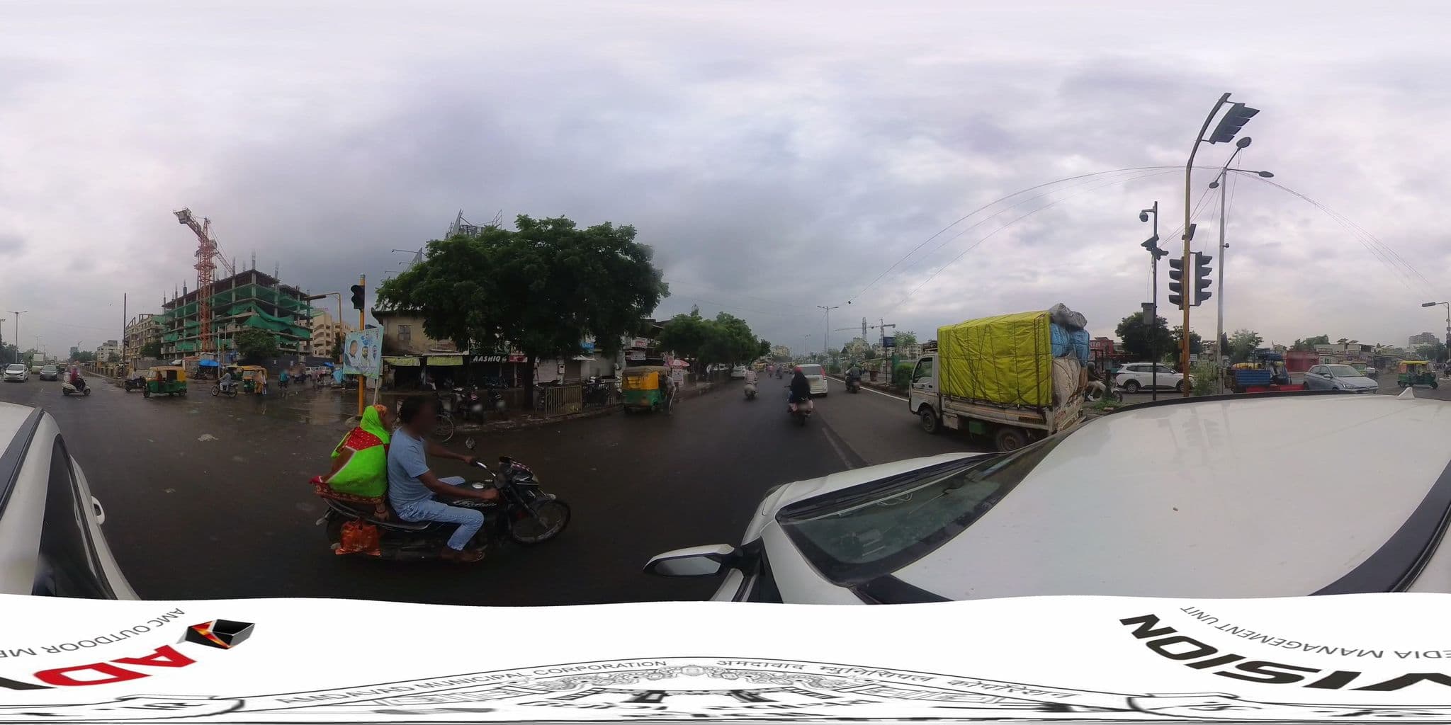 Street view near New Delhi Darbar Hotel, Sarkhej — © skysign (CC BY-SA · Mapillary)