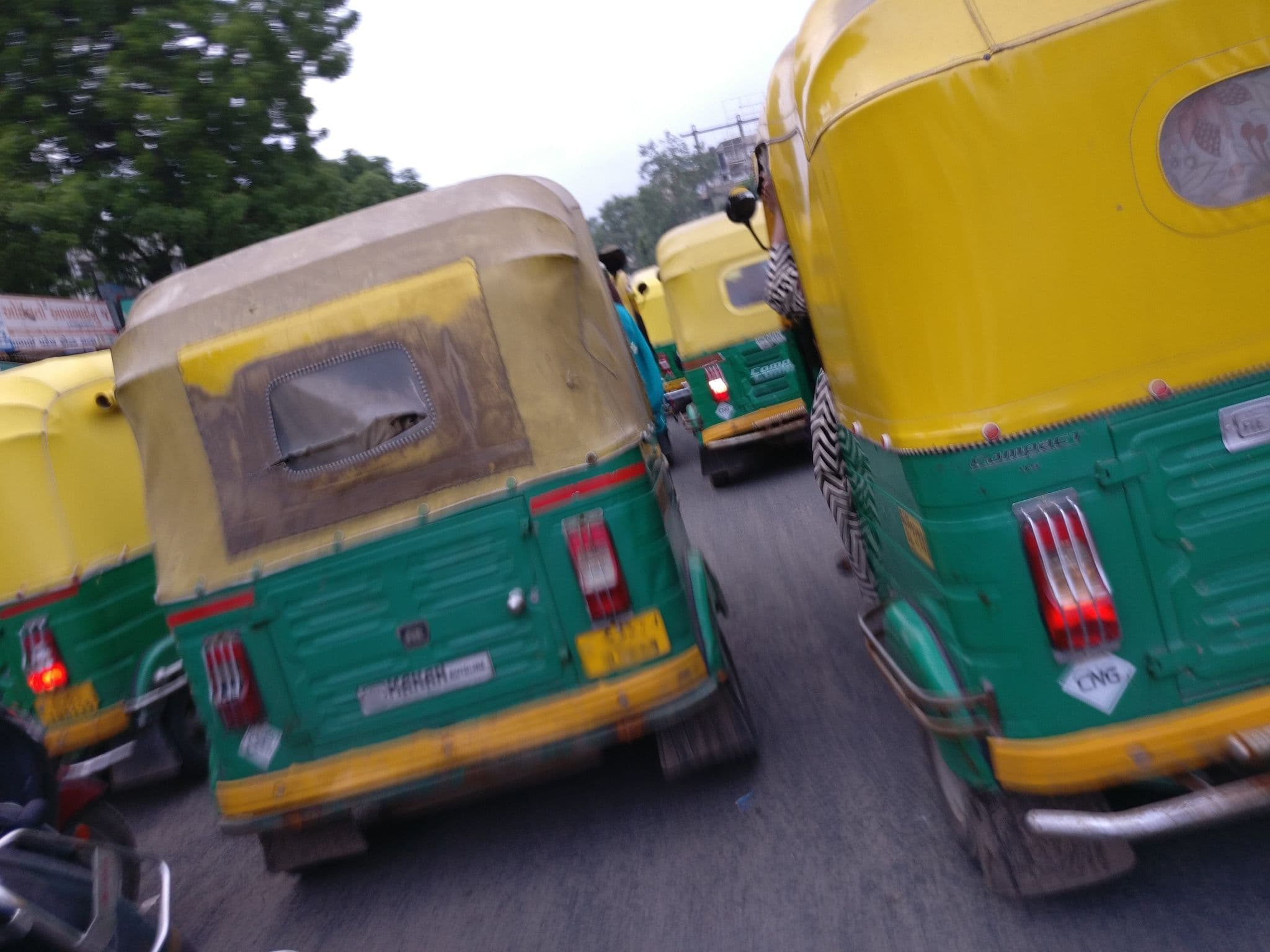Street view near Hotel Radiant, Ahmedabad — © abidandroid286 (CC BY-SA · Mapillary)