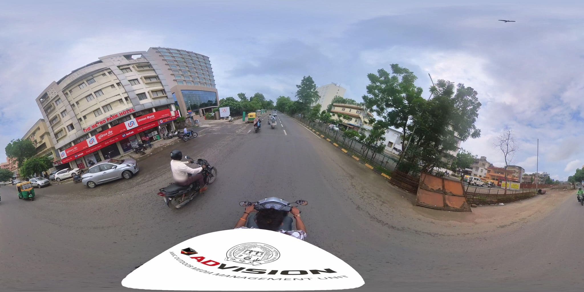 Street view near The Metro Park Hotel, Ahmedabad — © skysign (CC BY-SA · Mapillary)
