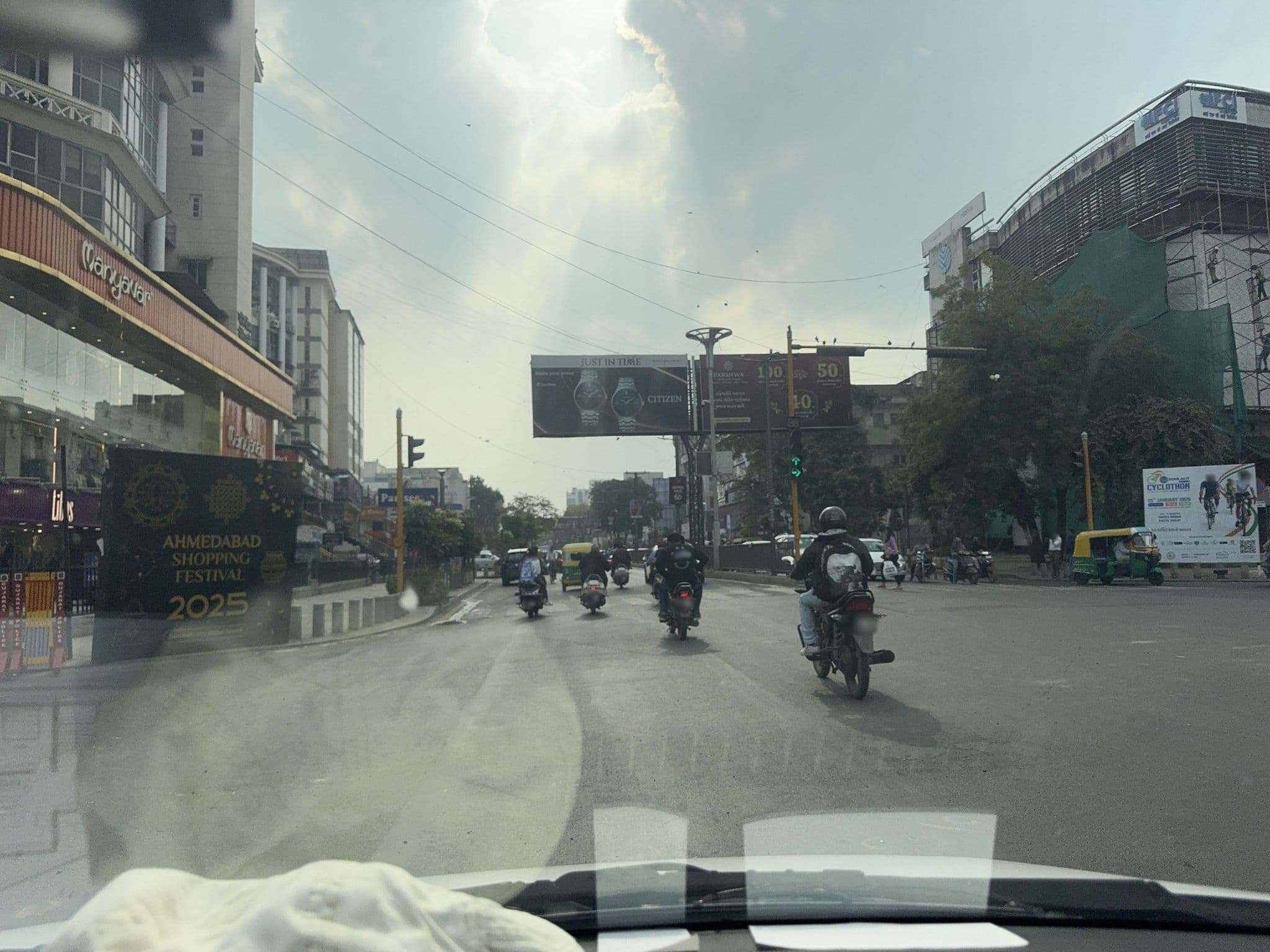 Street view near OYO 1123 Hotel Rock Regency, Ahmedabad — © shahashishg (CC BY-SA · Mapillary)