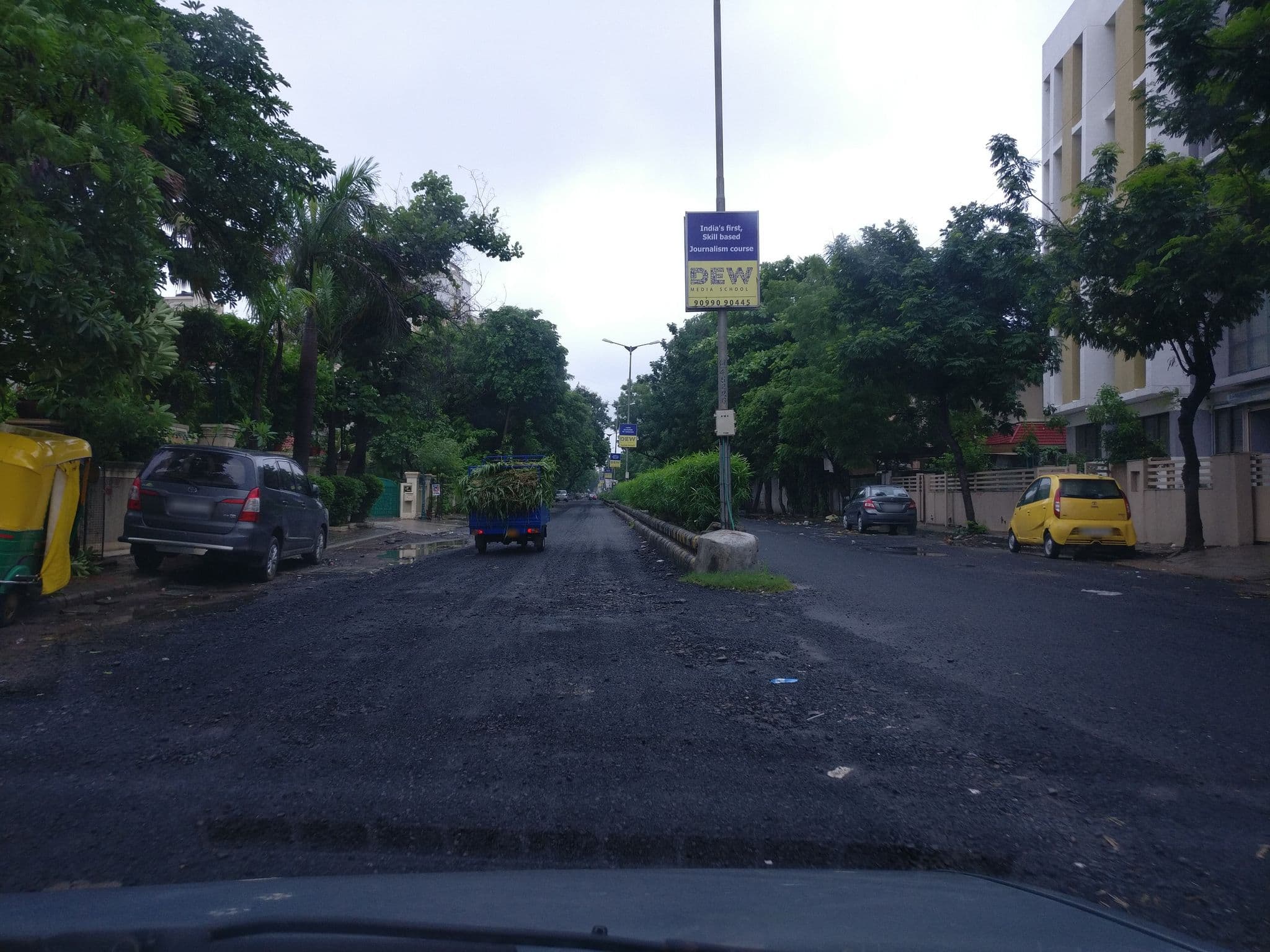 Street view near Hotel Shrimad Residency, Sarkhej — © abidandroid286 (CC BY-SA · Mapillary)
