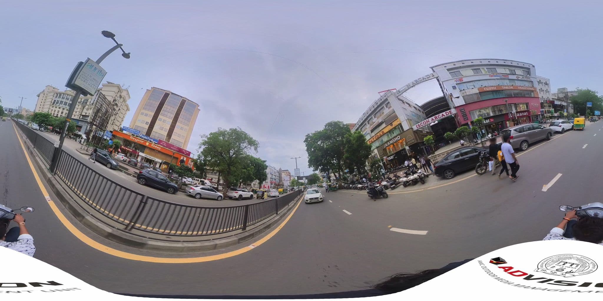 Street view near BEST WESTERN Rock Regency, Ahmedabad — © skysign (CC BY-SA · Mapillary)