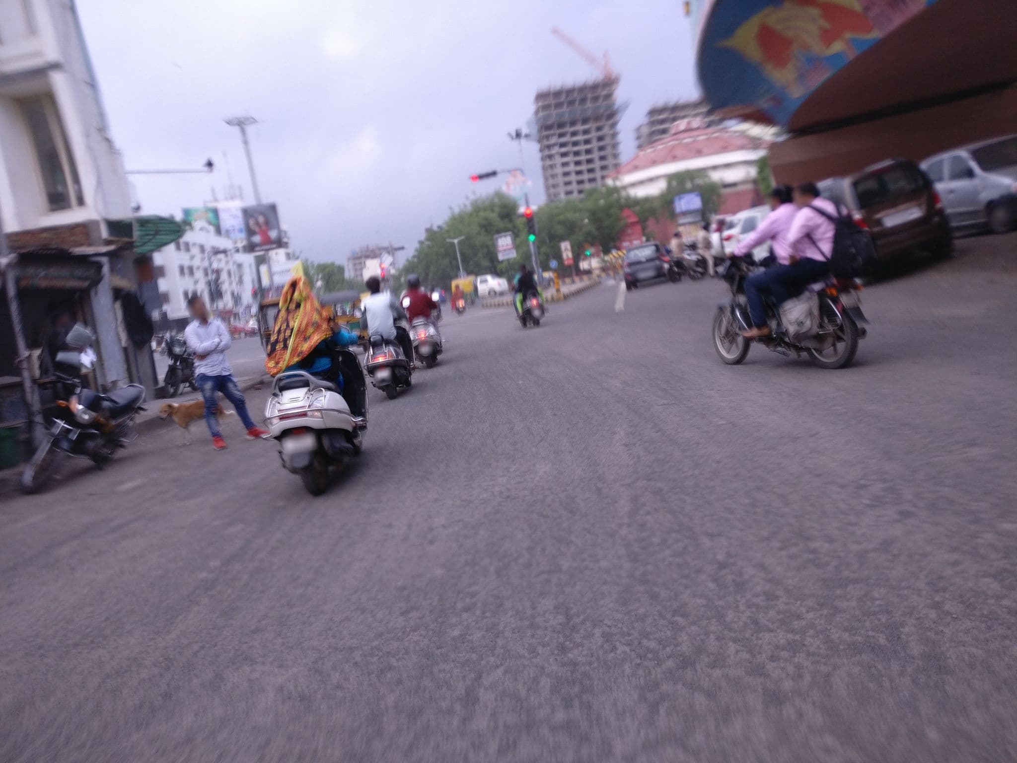Street view near Artilla Inn, Ahmedabad — © abidandroid286 (CC BY-SA · Mapillary)