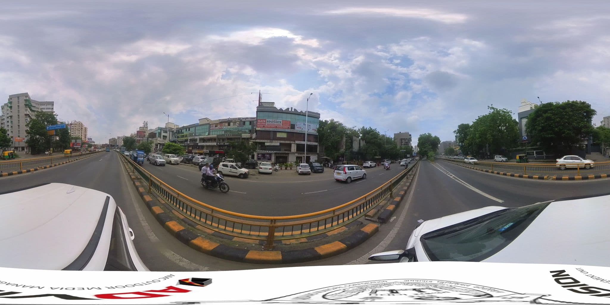 Street view near OYO 6478 Hotel Green Land, Sarkhej — © skysign (CC BY-SA · Mapillary)
