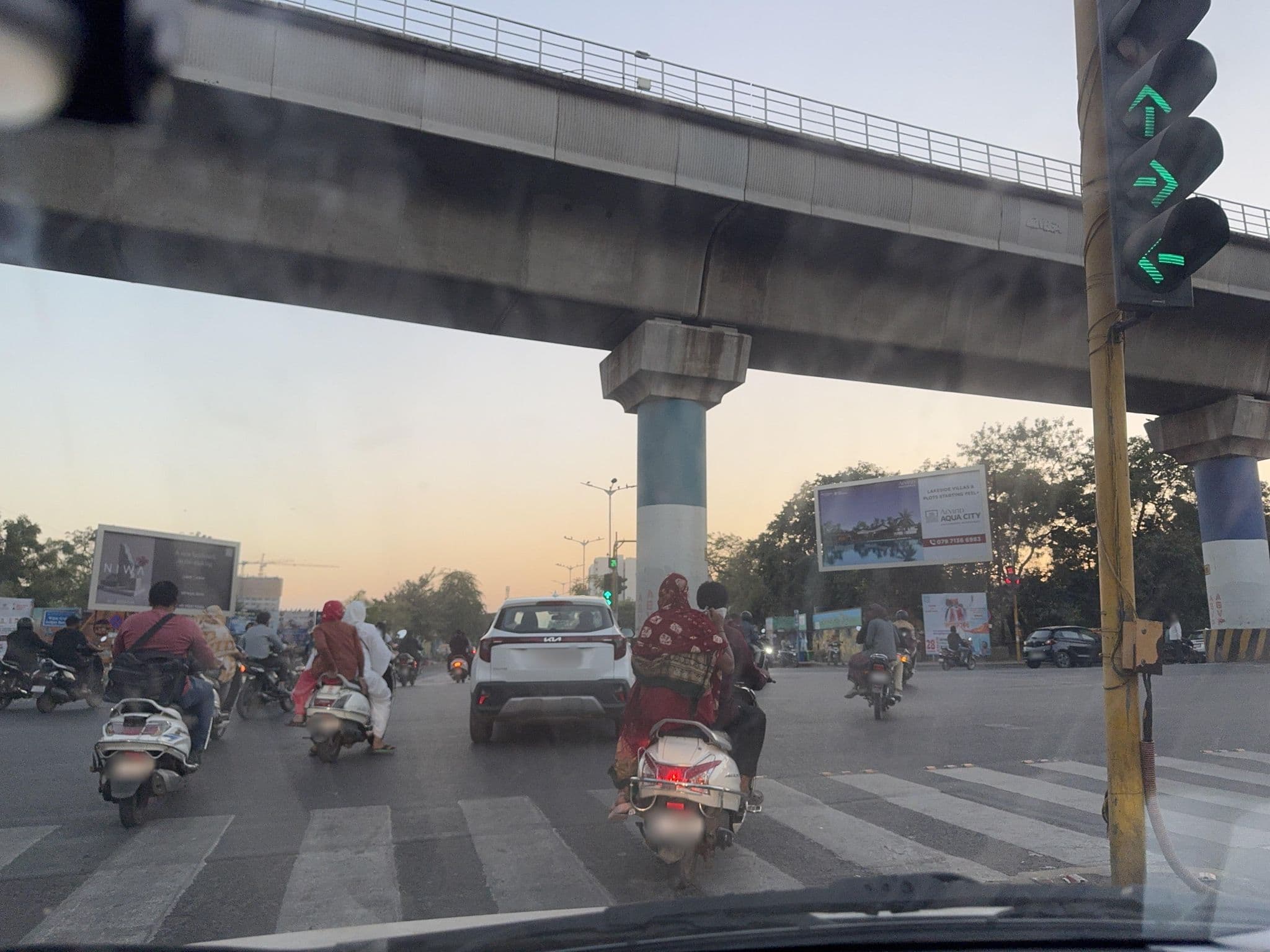 Street view near Visamo Hotel, Bopal — © shahashishg (CC BY-SA · Mapillary)