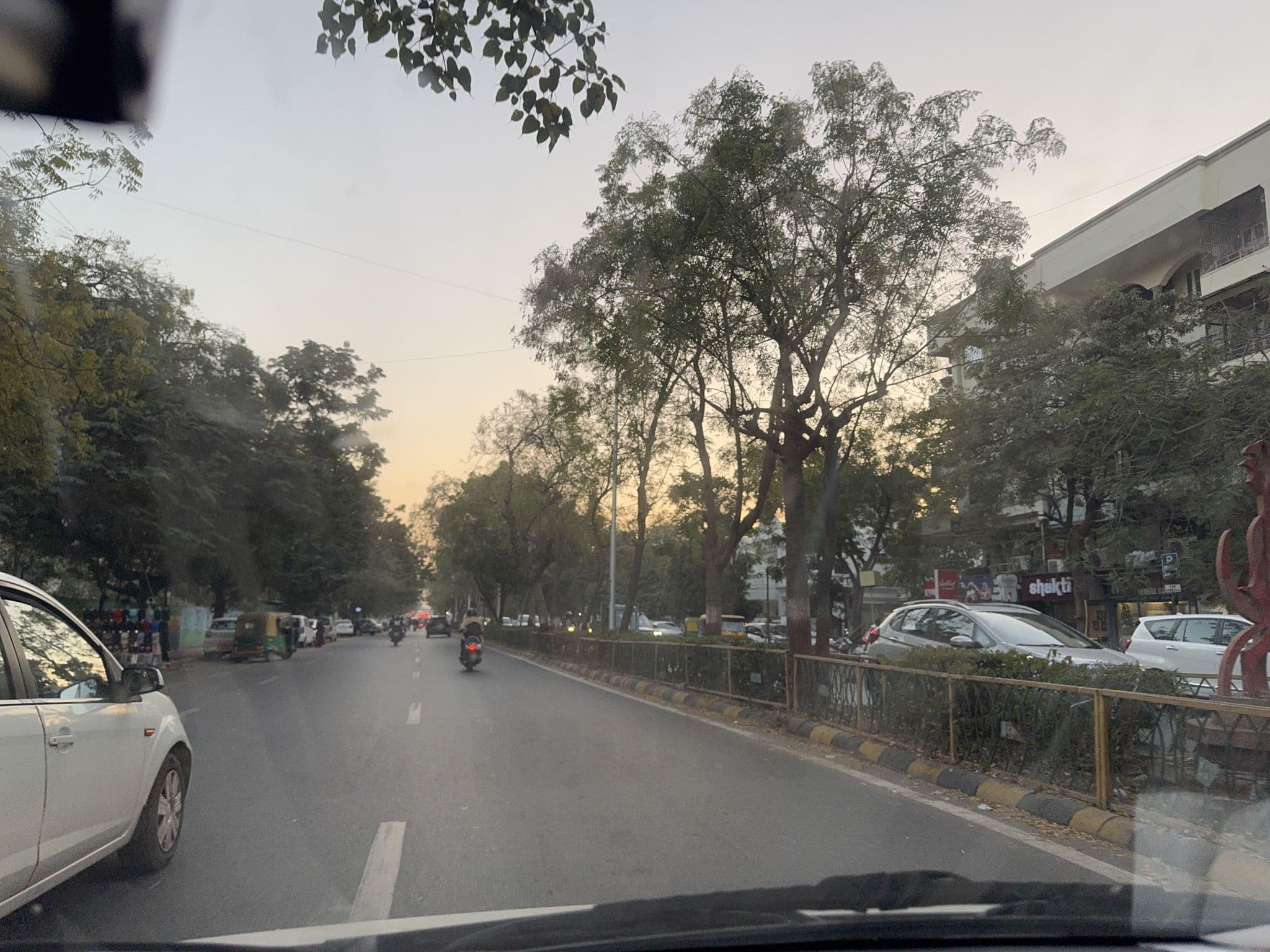 Street view near Country Inn & Suites By Carlson, Bopal — © shahashishg (CC BY-SA · Mapillary)