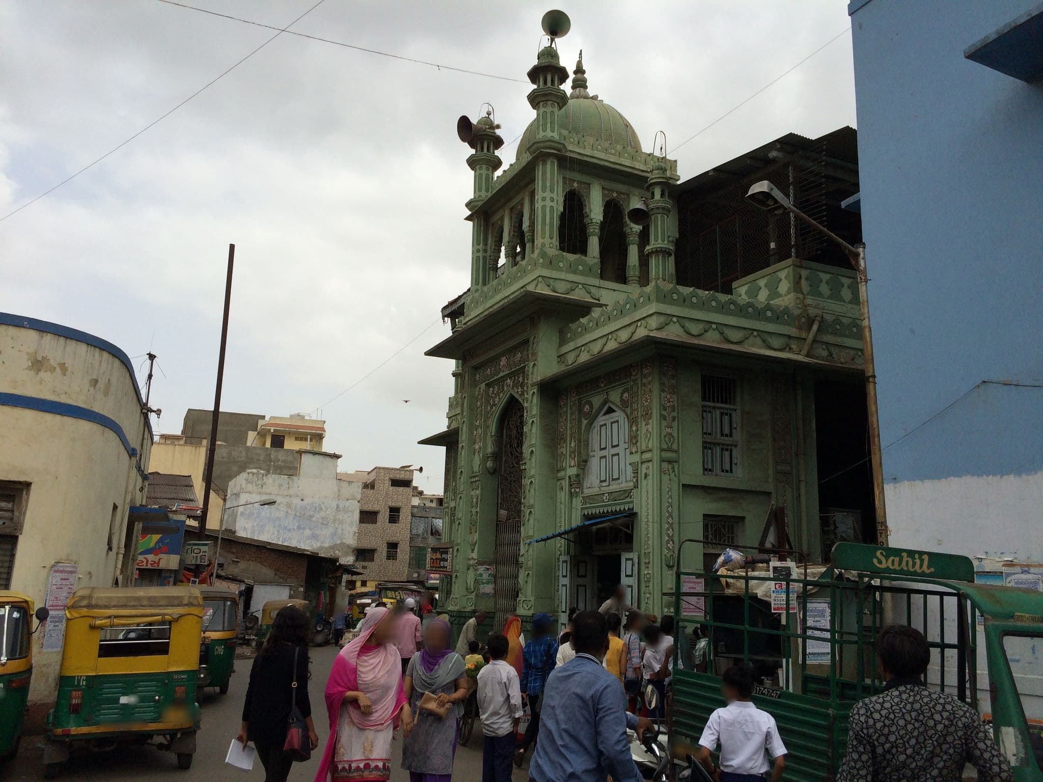 Street view near Arts Reverie - A Heritage Home, Ahmedabad — © shravan91 (CC BY-SA · Mapillary)