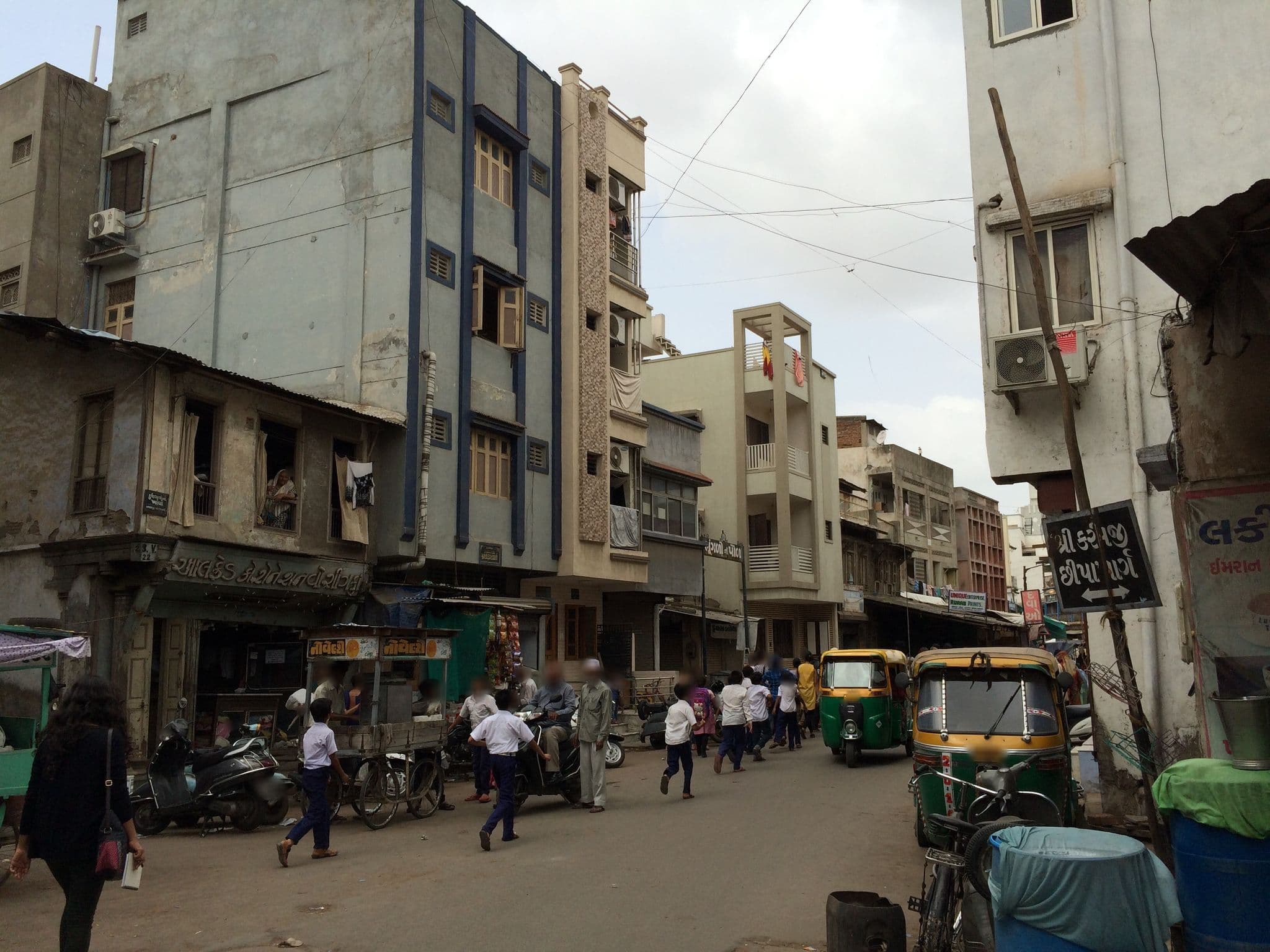 Street view near Cama Hotels, Ahmedabad — © shravan91 (CC BY-SA · Mapillary)