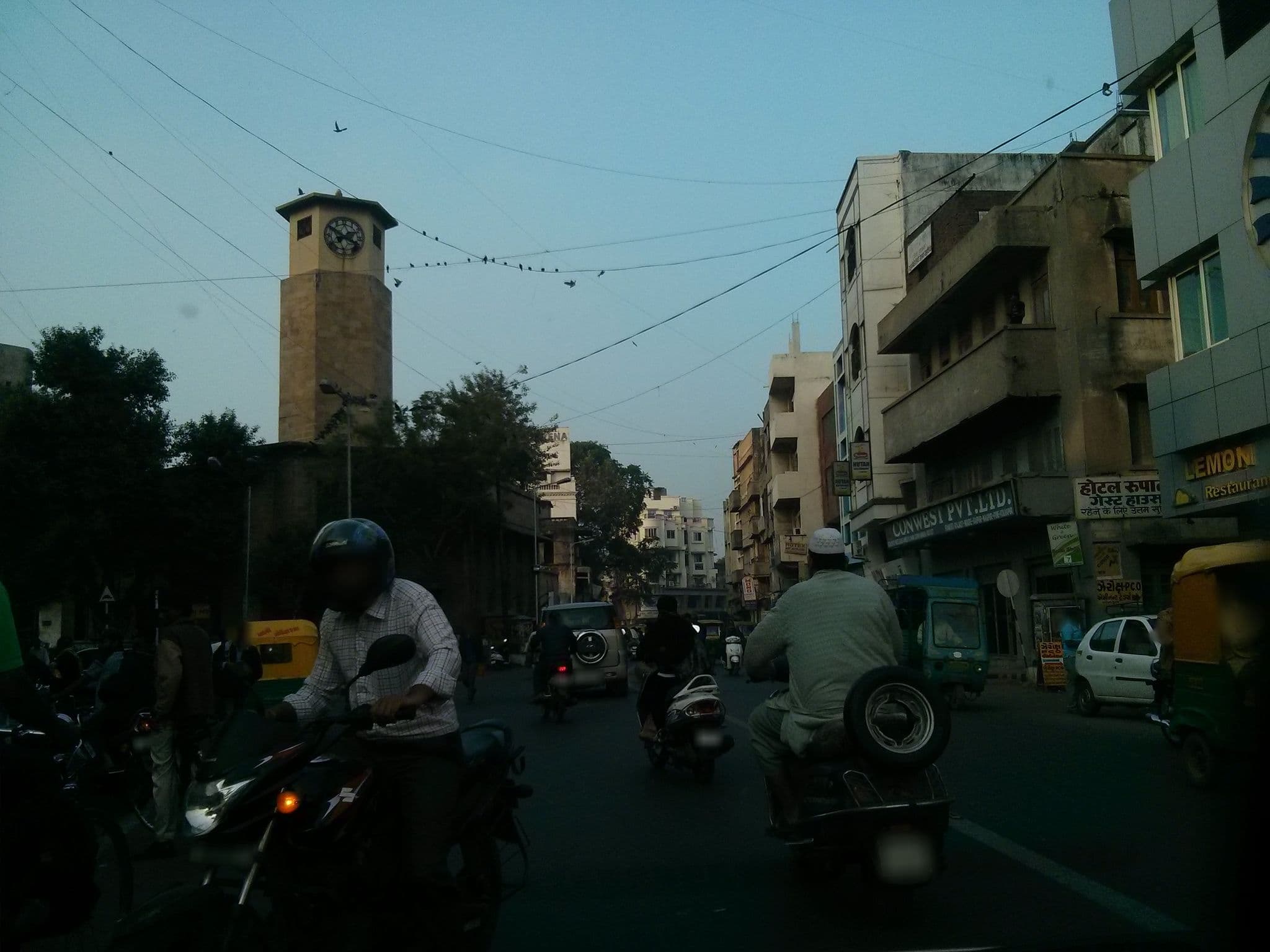 Street view near Gulmarg Hotel, Ahmedabad — © shravan91 (CC BY-SA · Mapillary)
