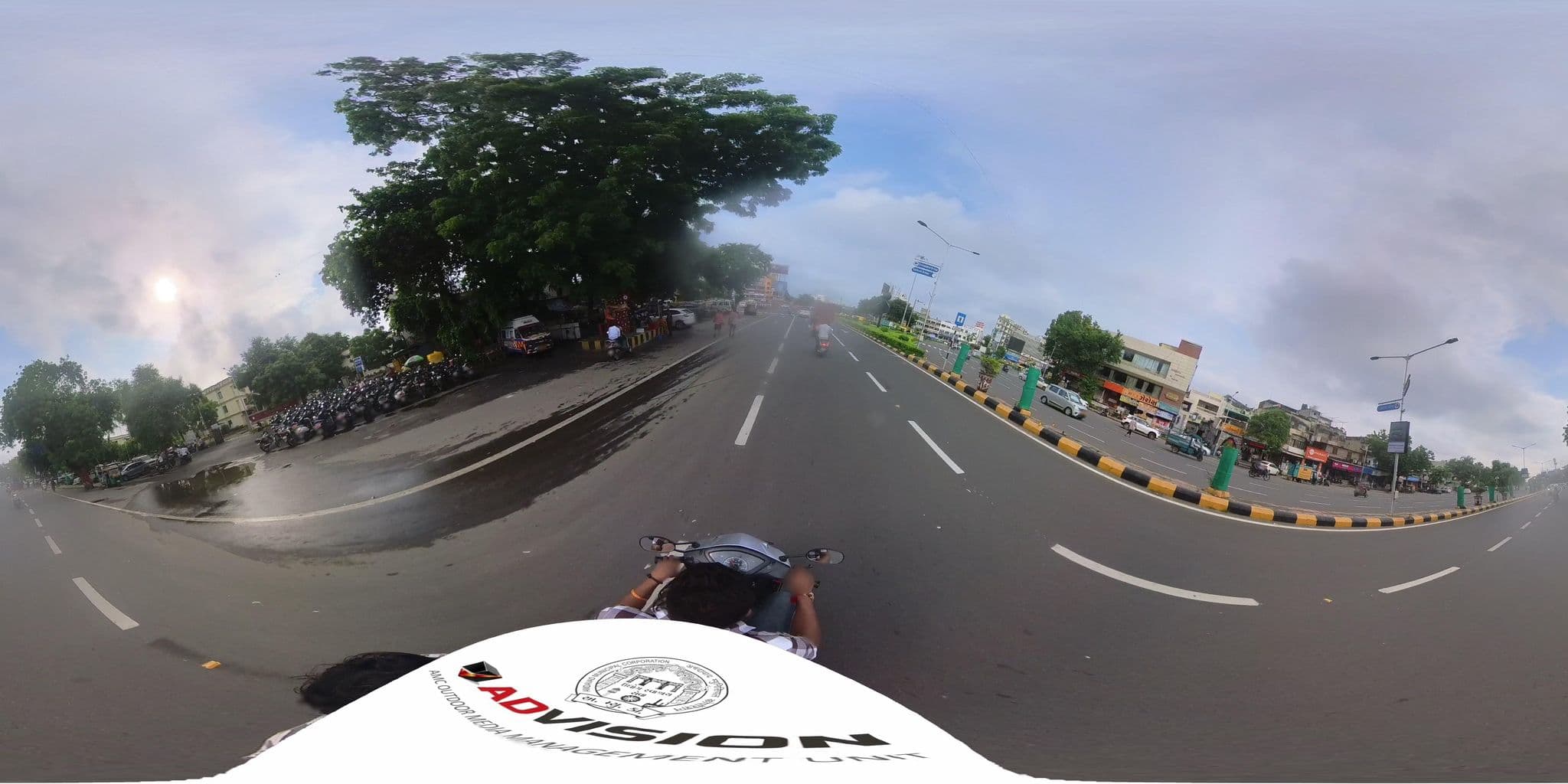 Street view near Kalarav Hotel, Ahmadabad Cantonment — © skysign (CC BY-SA · Mapillary)